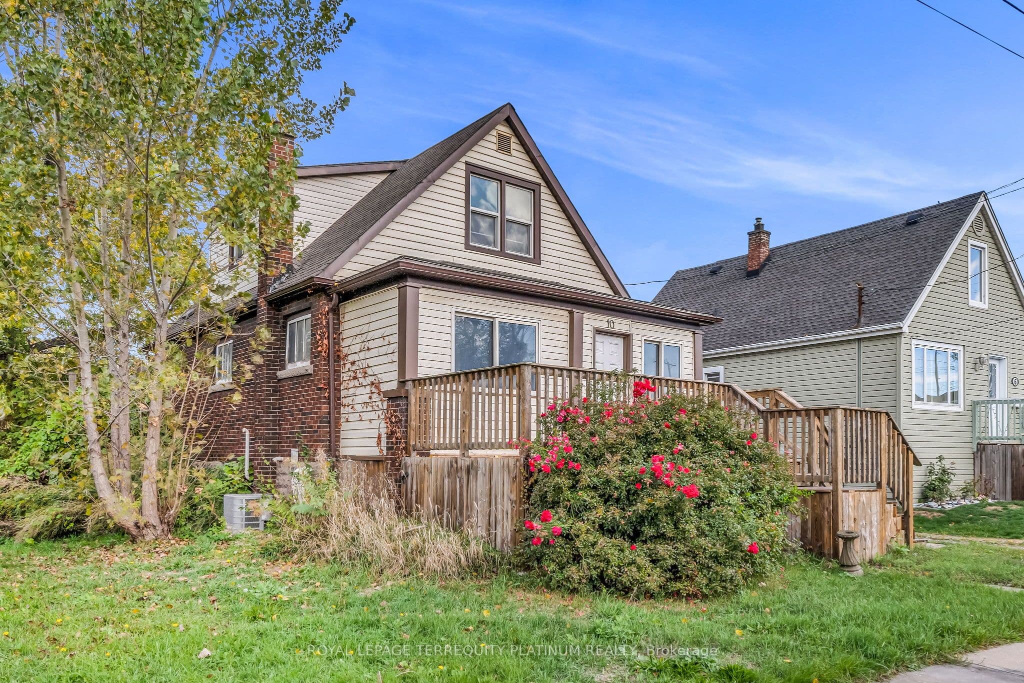 10 Locarno Avenue, Hamilton, ON L8H 7H3