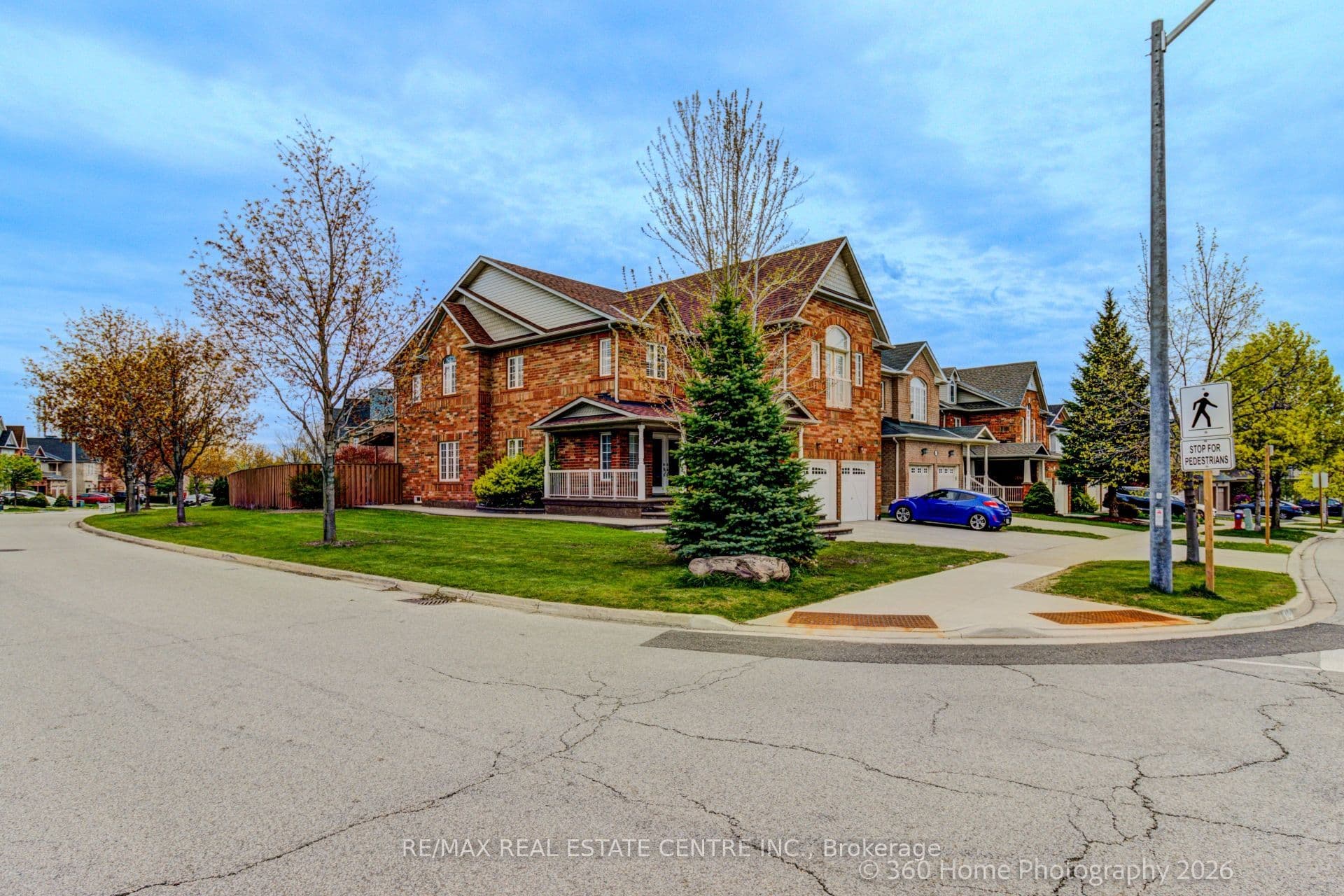 806 White Clover Way, Mississauga, ON L5V 3C5
