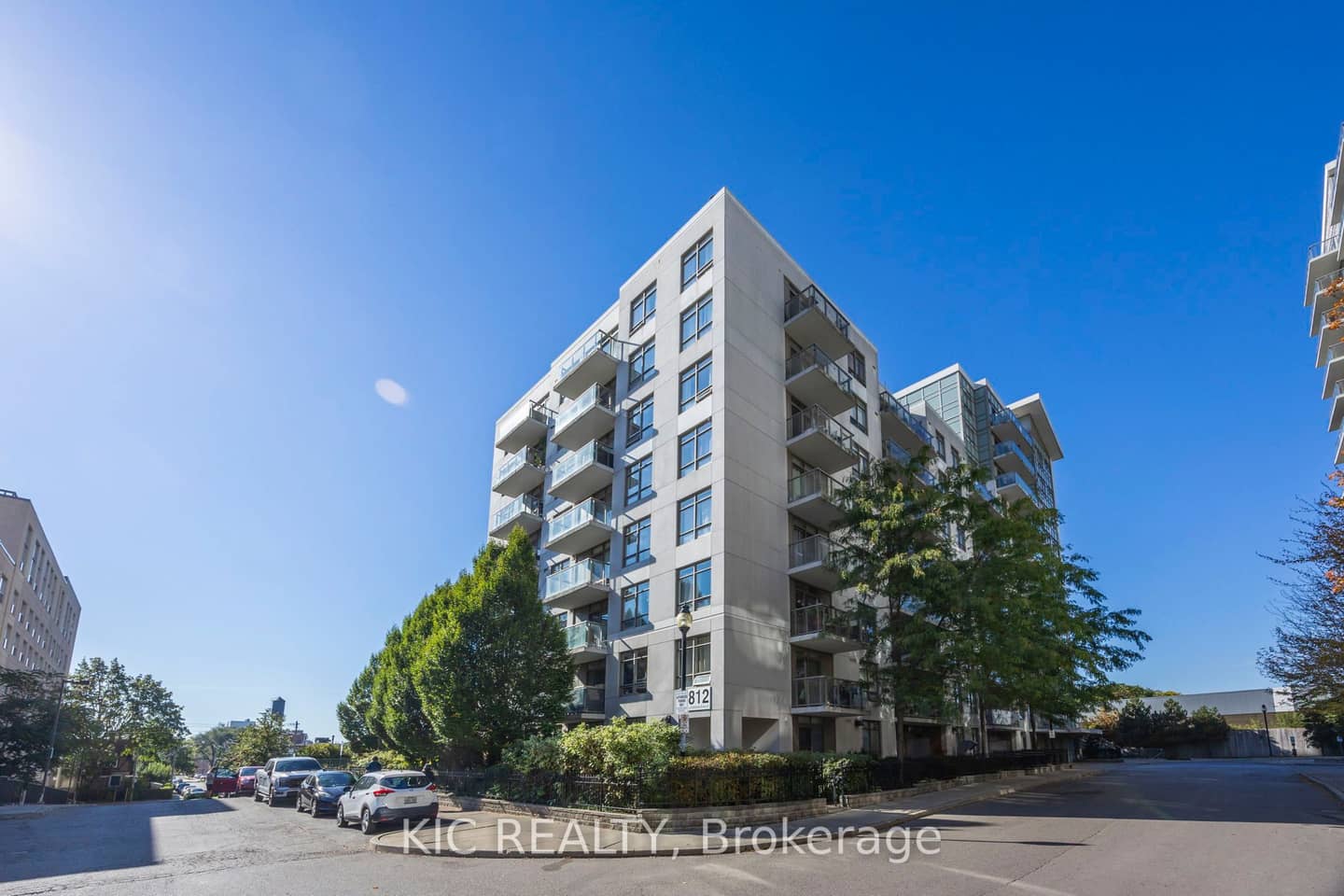 812 Lansdowne Avenue 901, Toronto, ON M6H 4K5