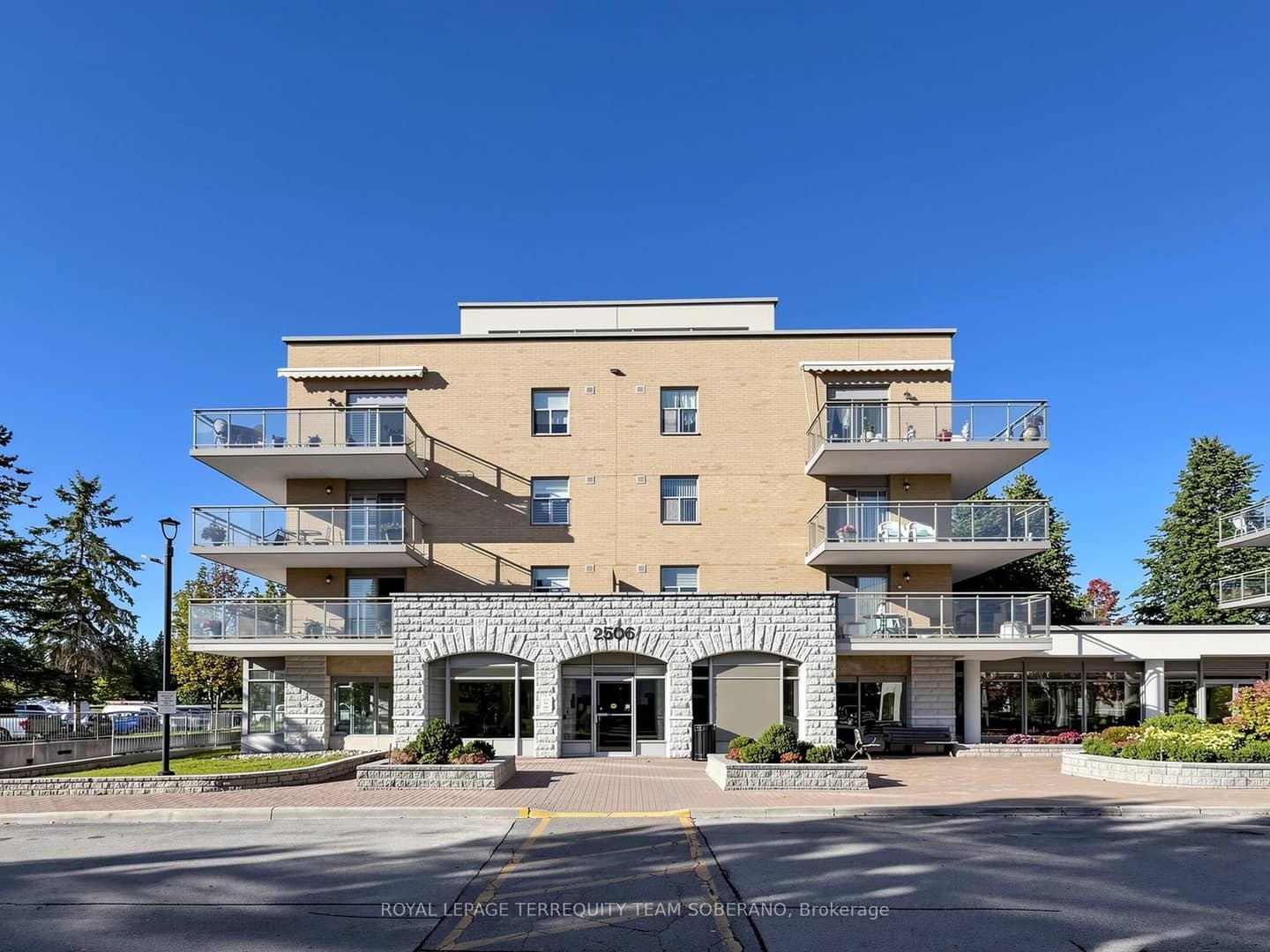 2506 Rutherford Road 212, Vaughan, ON L4K 5N4