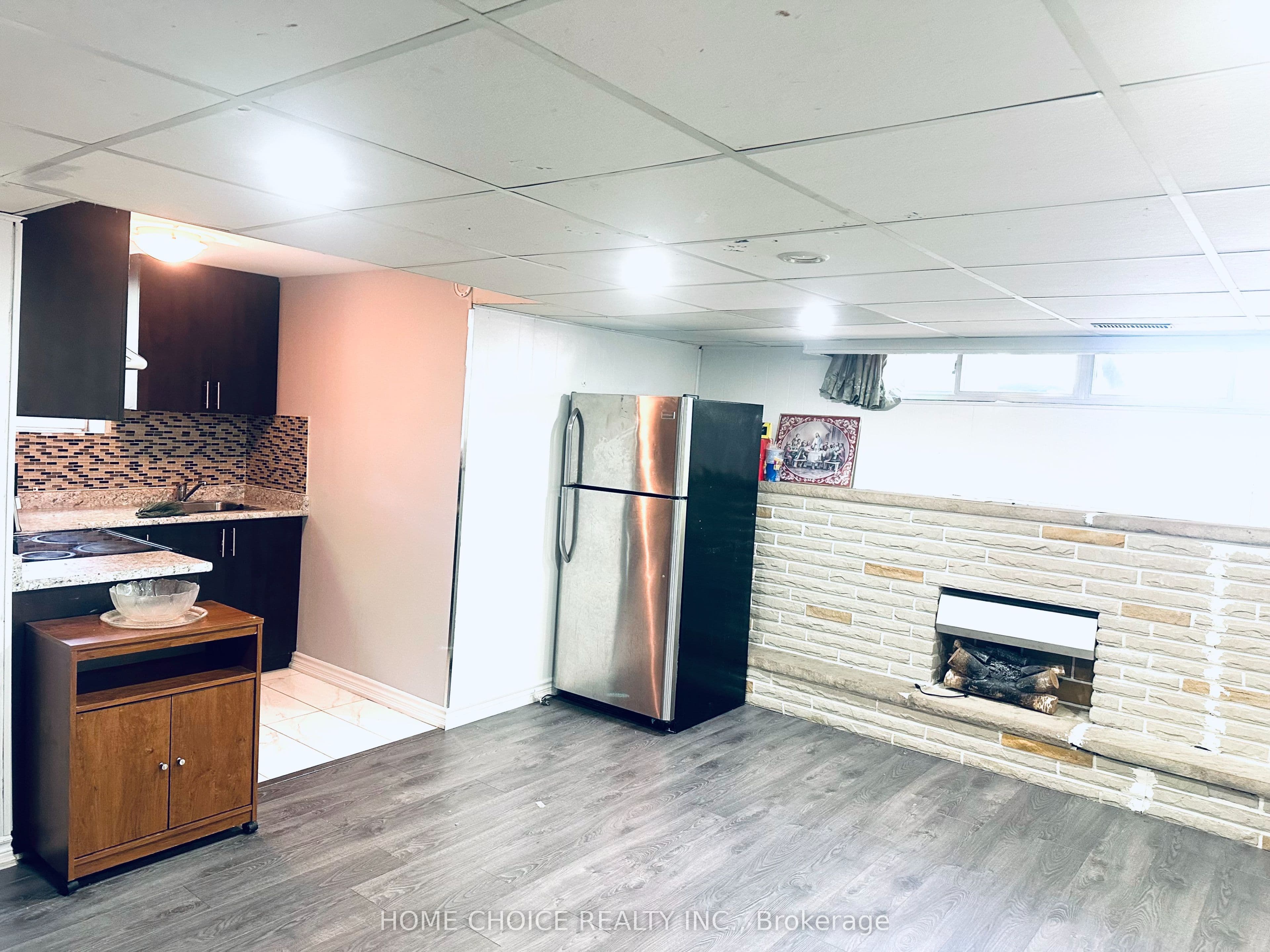 130 Earnscliffe Circle lower level, Brampton, ON L6T 2B5