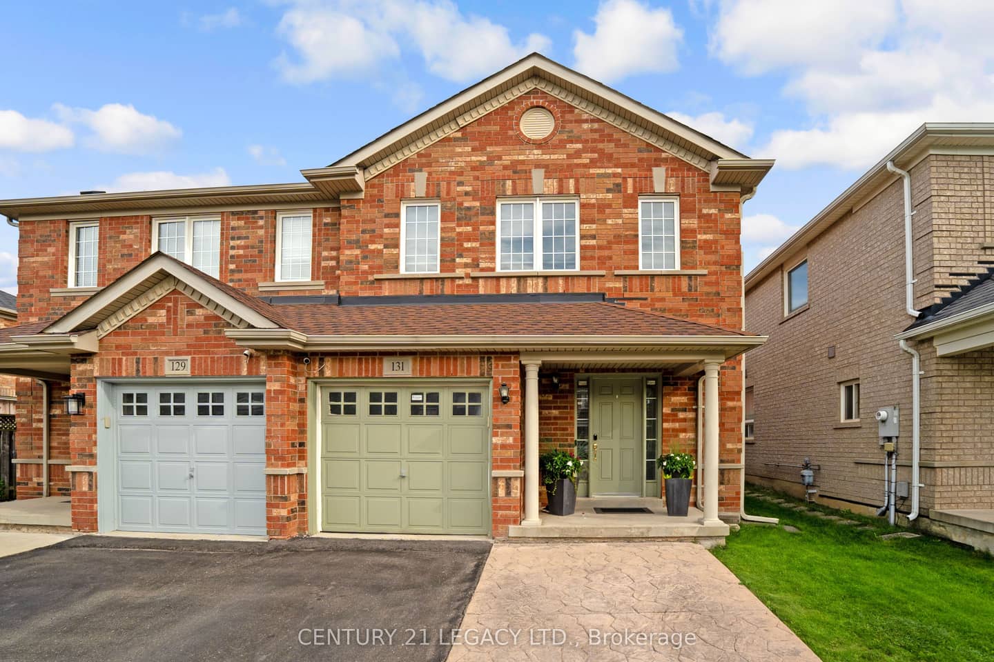 131 Sugarhill Drive, Brampton, ON L7A 3X4