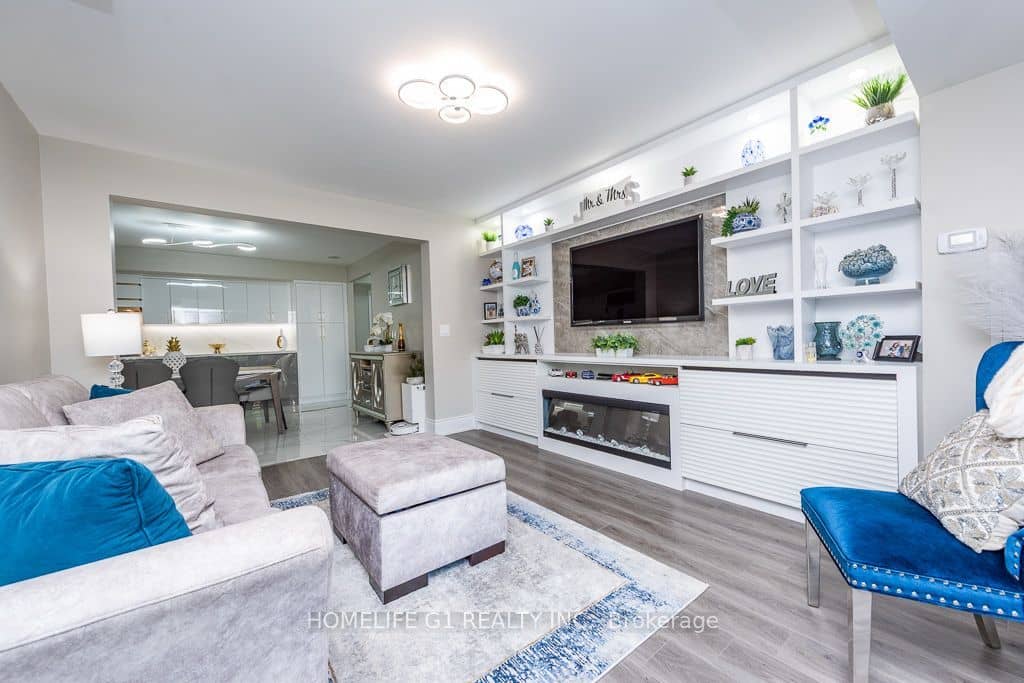 2500 Rutherford Road 303, Vaughan, ON L4K 5N7