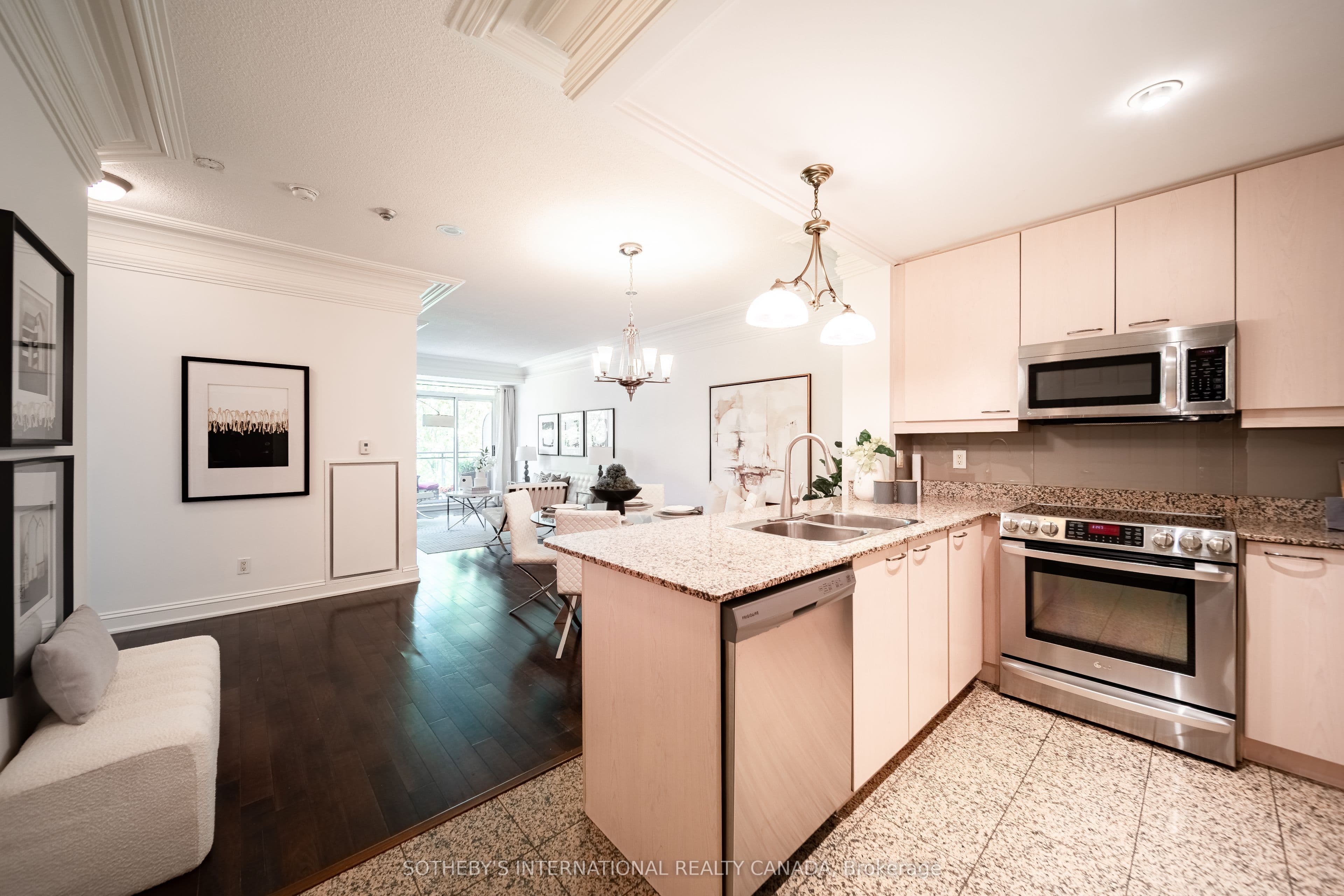 80 Palace Pier Court 302, Toronto, ON M8V 4C1