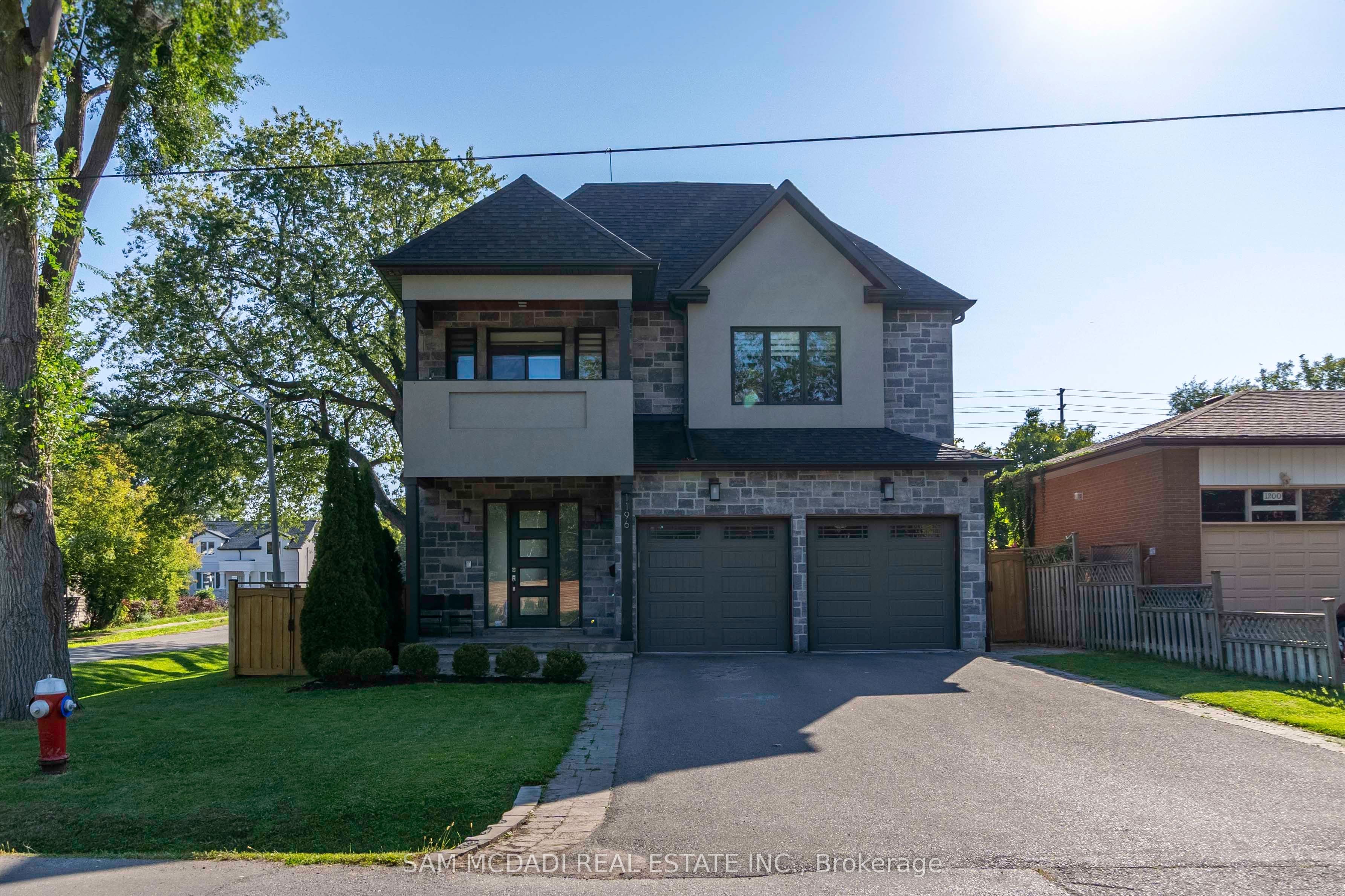 1196 Strathy Avenue, Mississauga, ON L5E 2K6