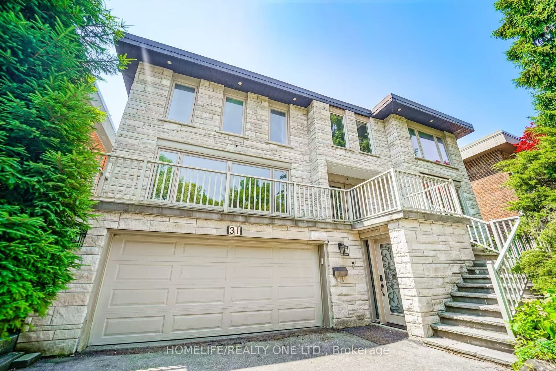 31 Bearwood Drive, Toronto, ON M9A 4G5