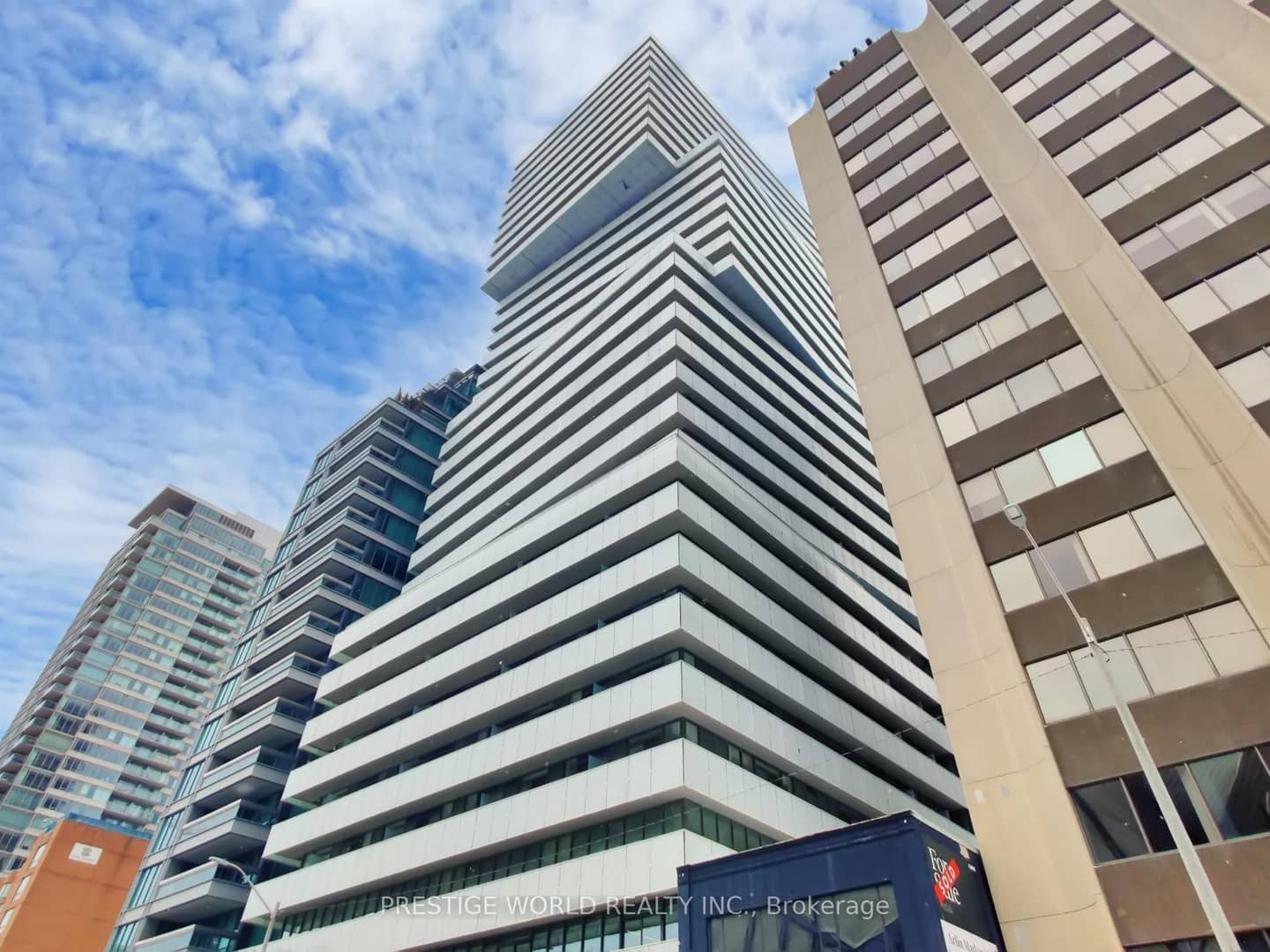 200 Bloor Street West Street W 1401, Toronto, ON M5S 1T8