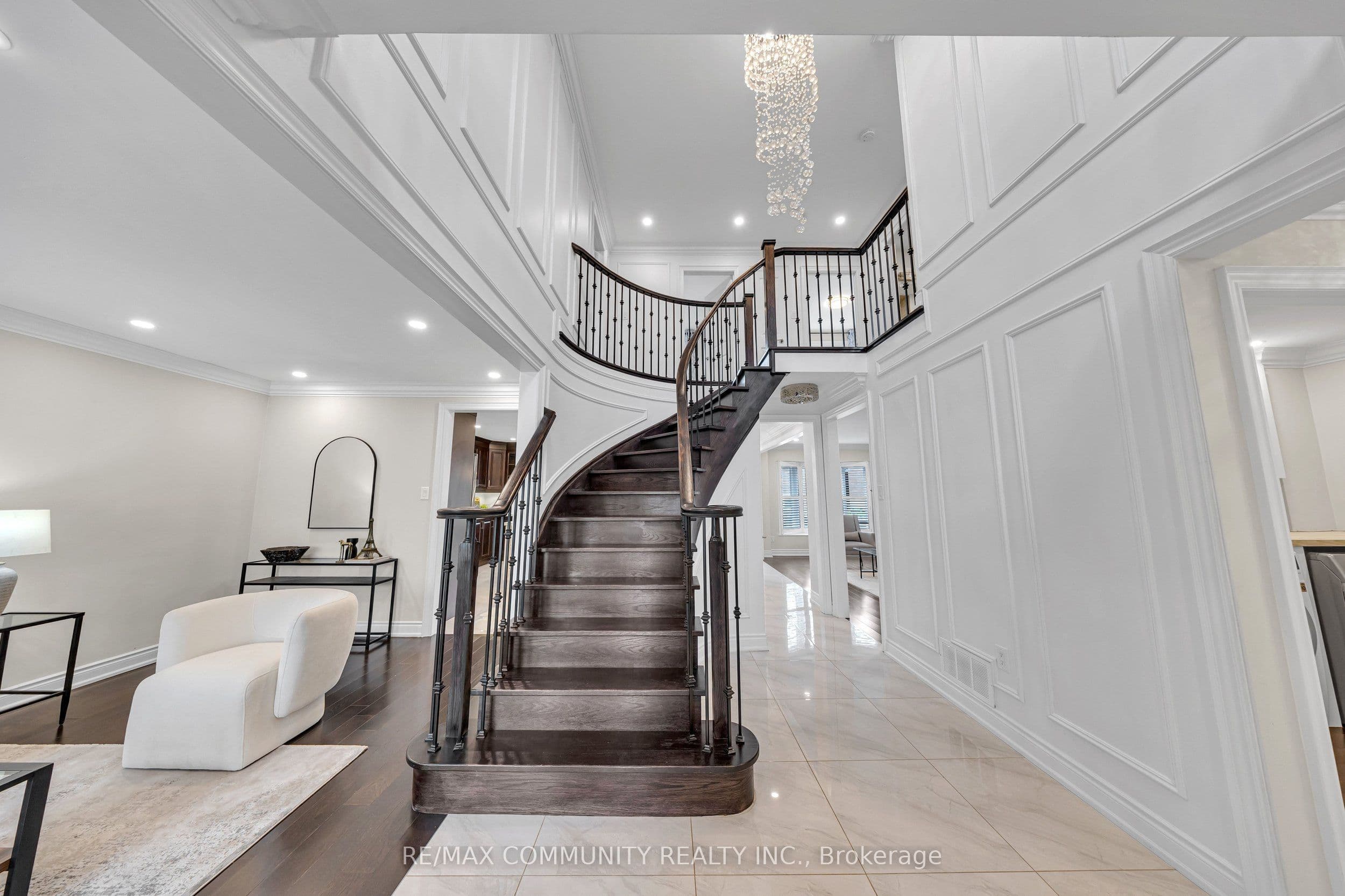 43 Fieldwood Drive, Toronto, ON M1V 3G3