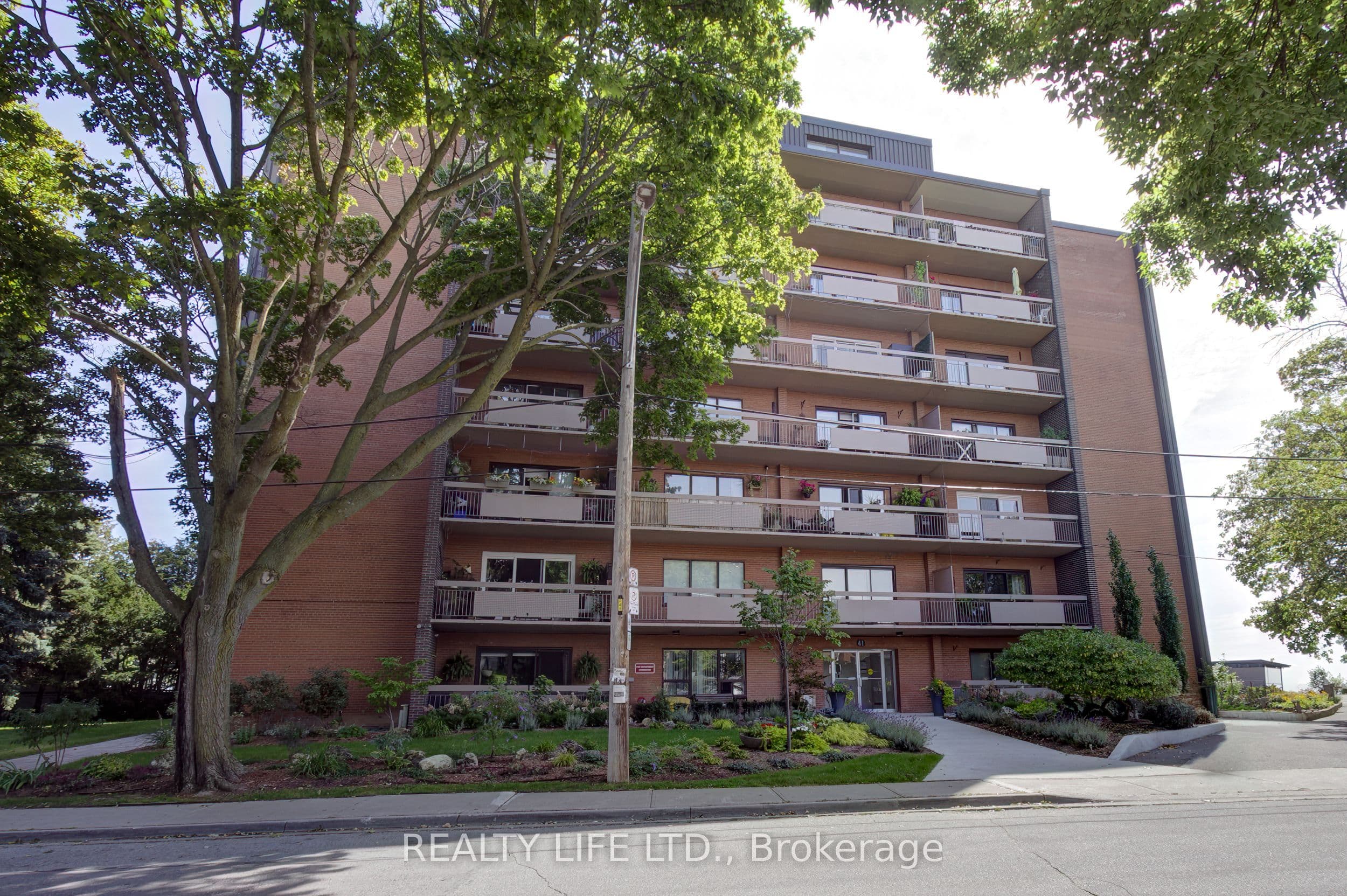 41 Lake Shore Drive 502, Toronto, ON M8V 1Z3