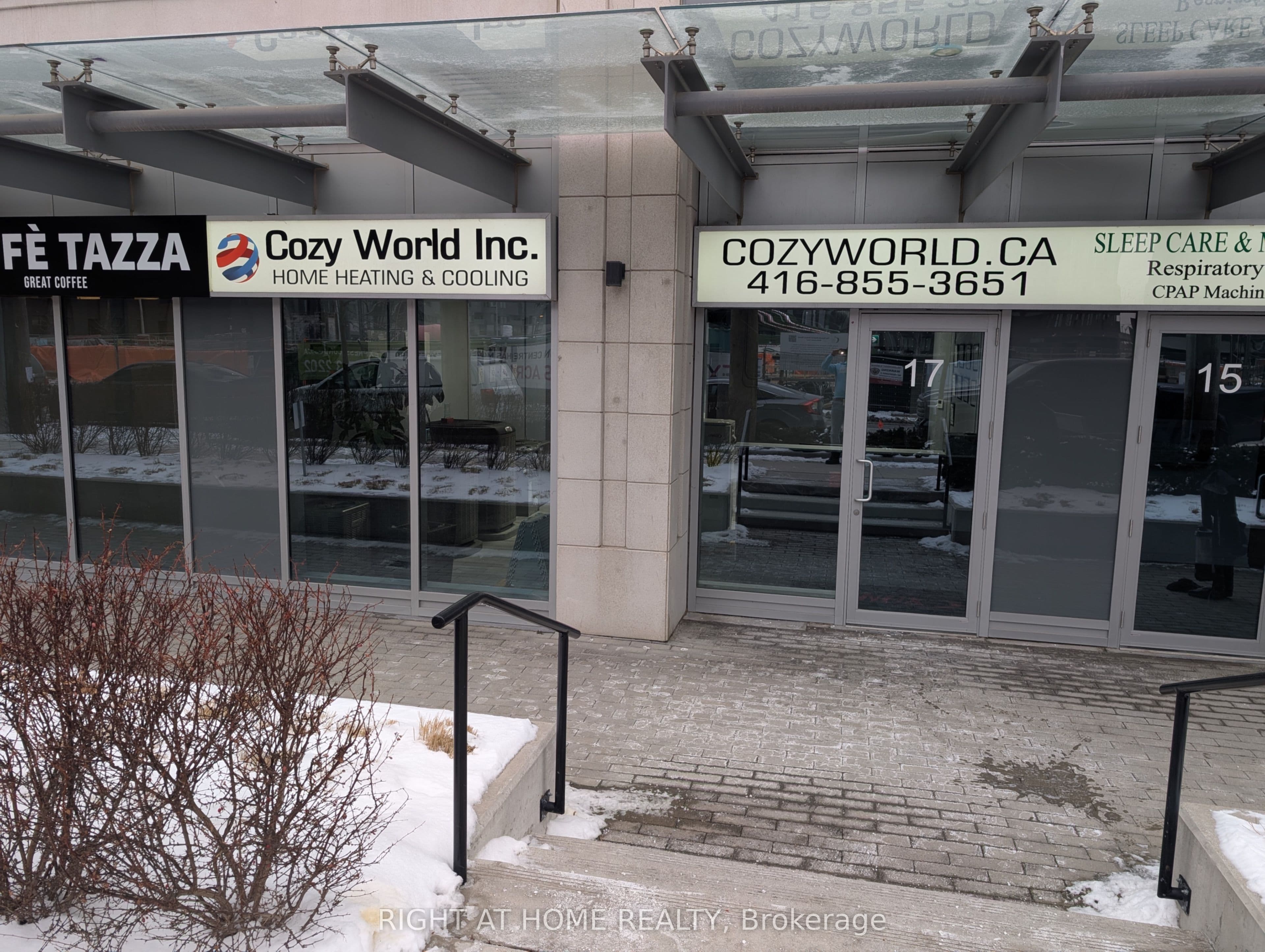 17 Tippett Road, Toronto, ON M3H 2V1