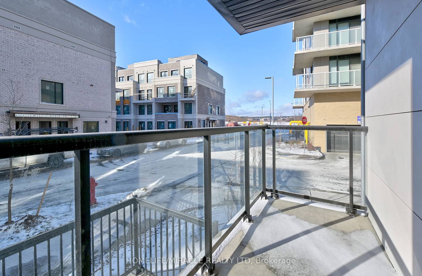 8 David Eyer Road 1221, Richmond Hill, ON L4S 0N5