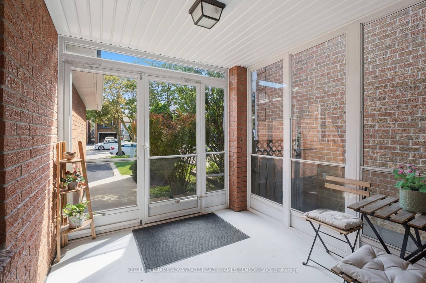 38 White Boulevard, Vaughan, ON L4J 5Z3