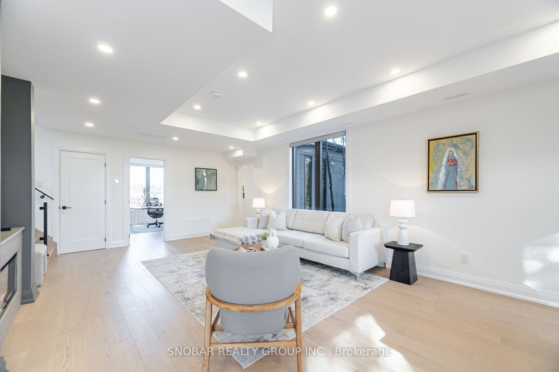 720 Hillman Crescent, Mississauga, ON L4Y 2J2