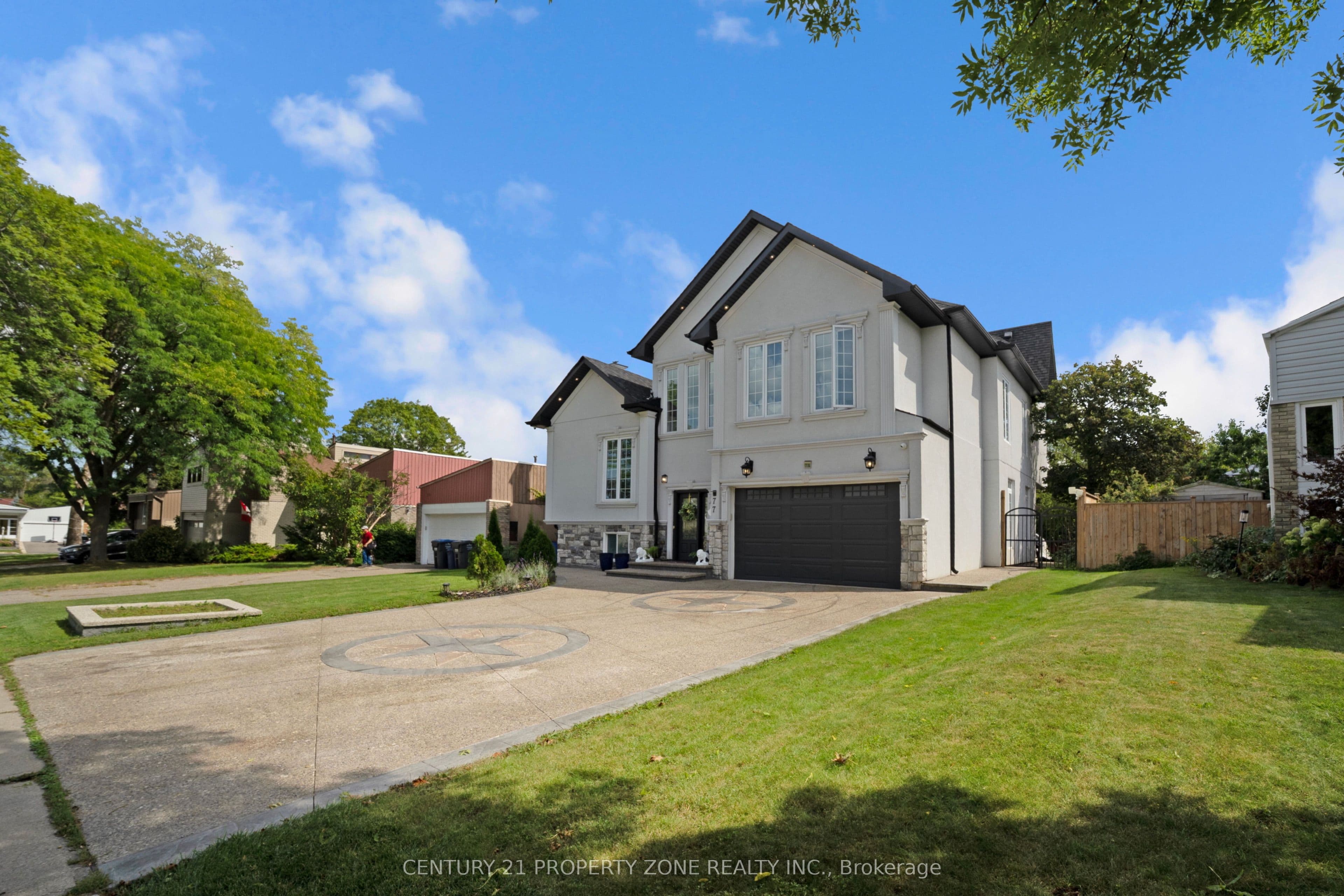 77 Bowshelm Court, Mississauga, ON L5N 1K2
