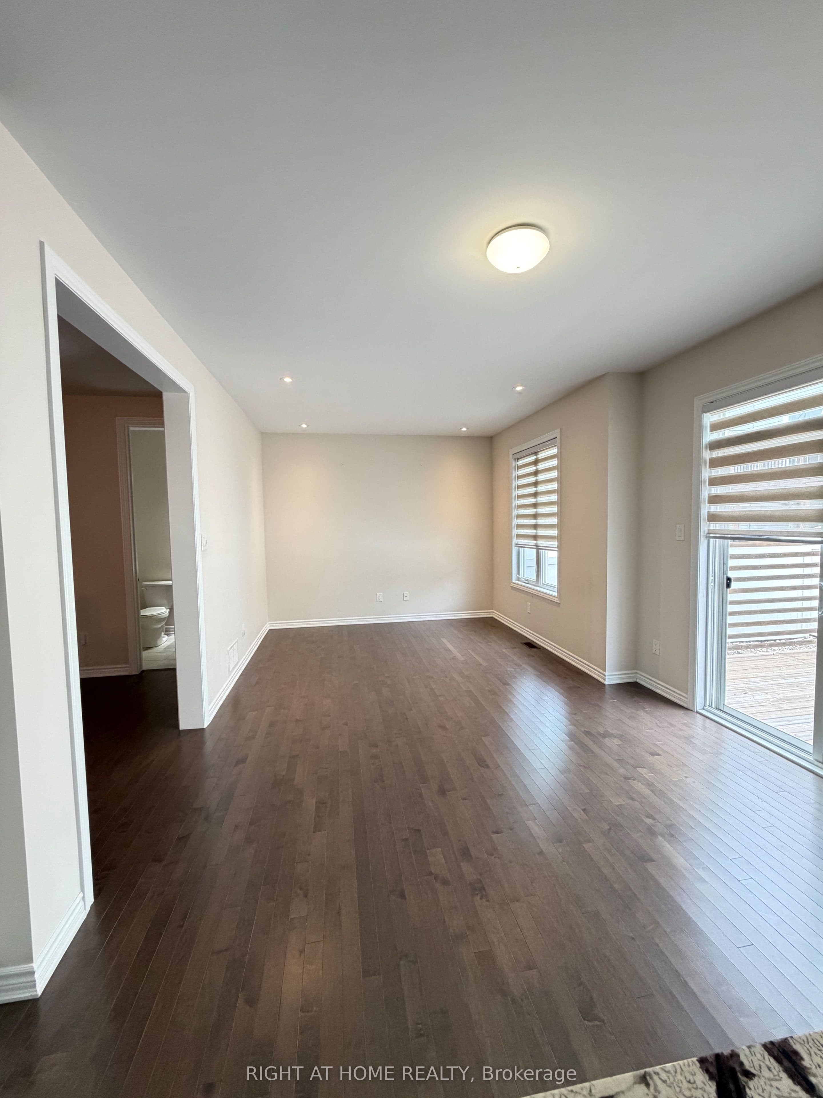 617 Silver Spruce Way, Kanata, ON K2M 2T6
