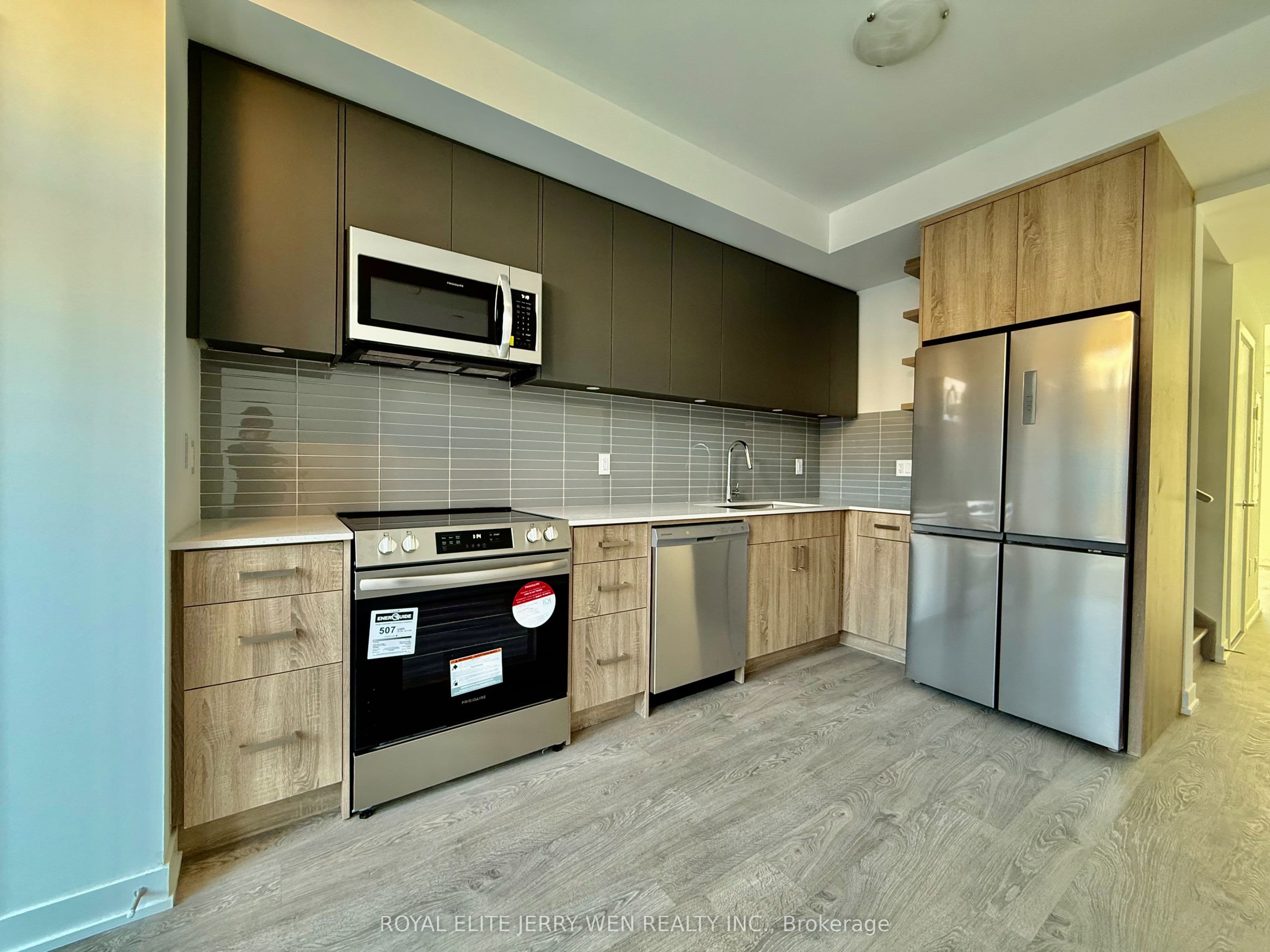 16 Turtle Island Road, Toronto, ON M6A 0G2