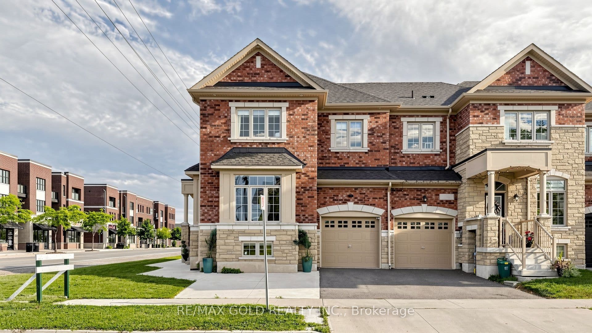 125 Burnhamthorpe Road E, Oakville, ON L6H 3R4