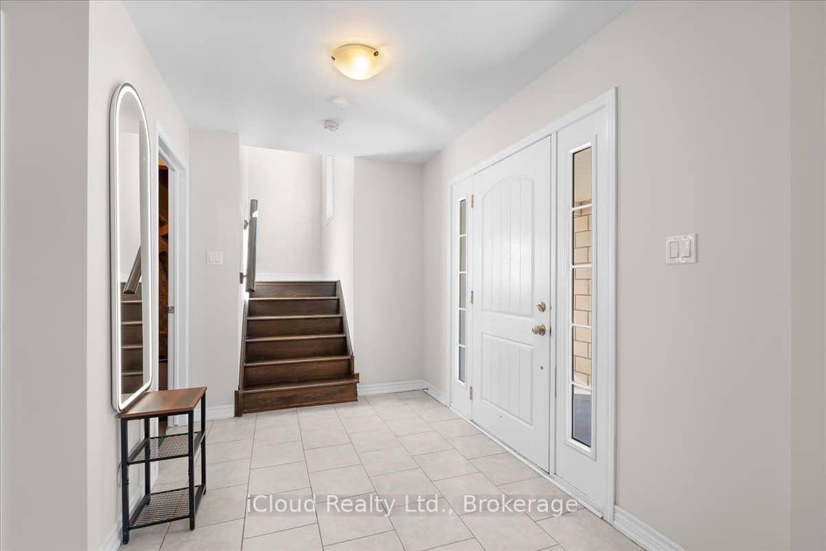 3047 George Savage Avenue, Oakville, ON L6M 0Y8