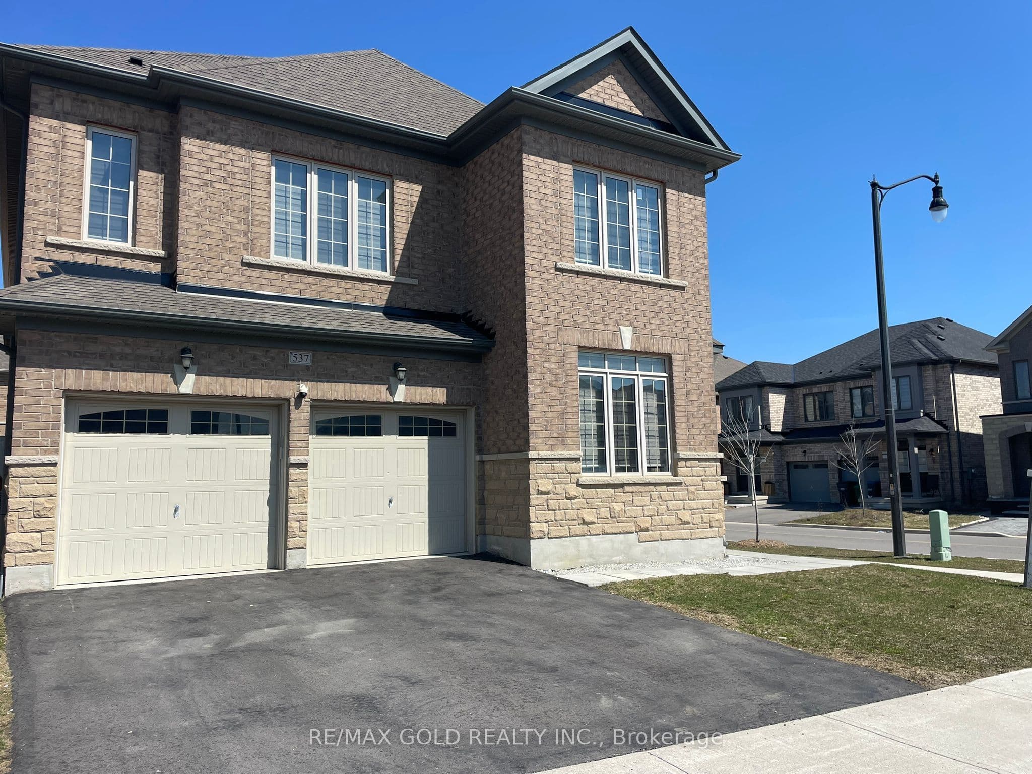 537 Veterans Drive, Brampton, ON L7A 0C4