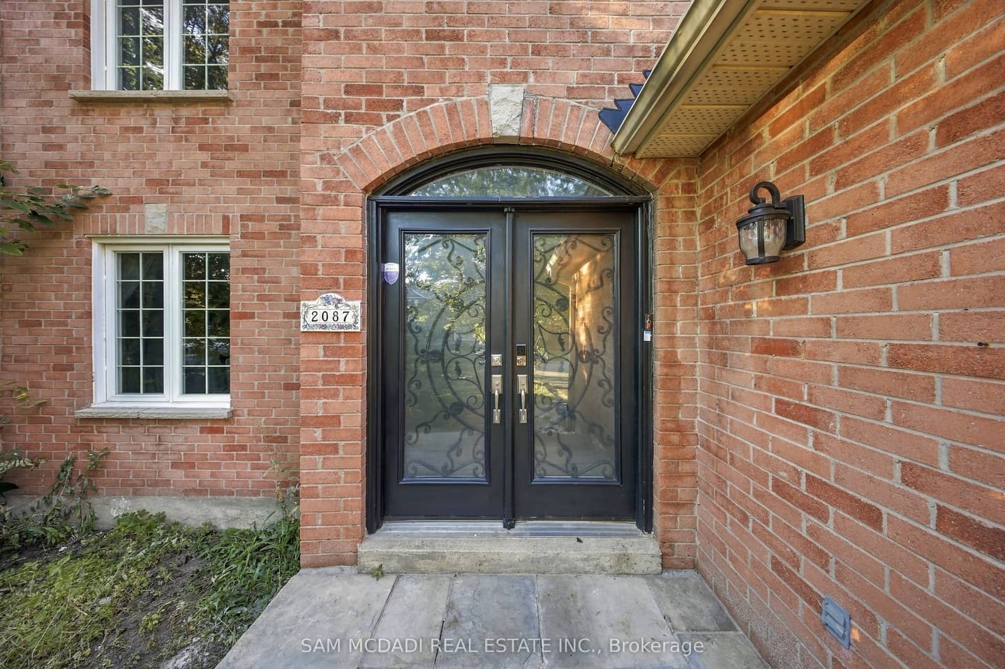 2087 Mayflower Boulevard, Oakville, ON L6H 4E8