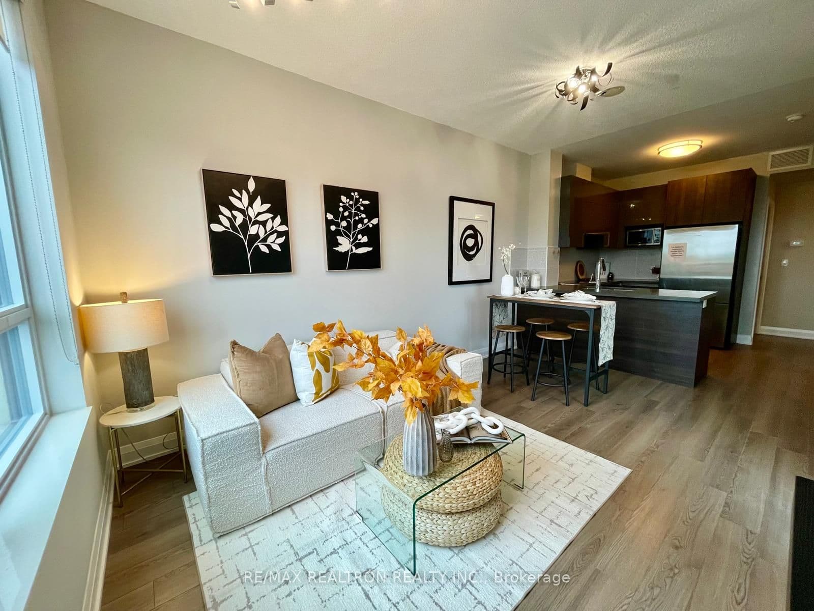 25 Water Walk Drive 516, Markham, ON L3P 1N3