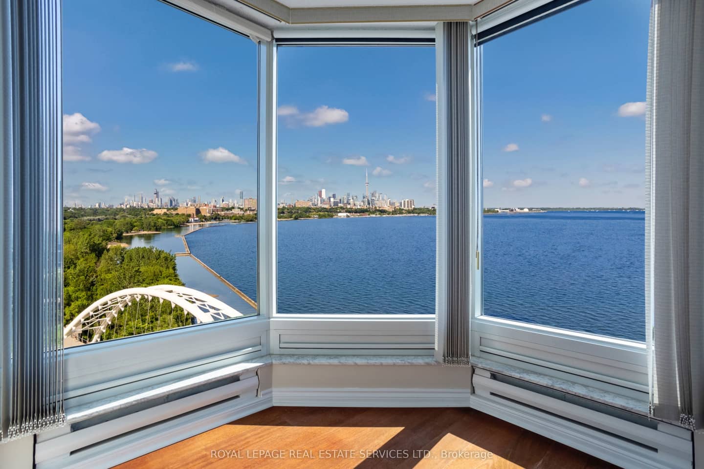 1 Palace Pier Court 1503, Toronto, ON M8V 3W9