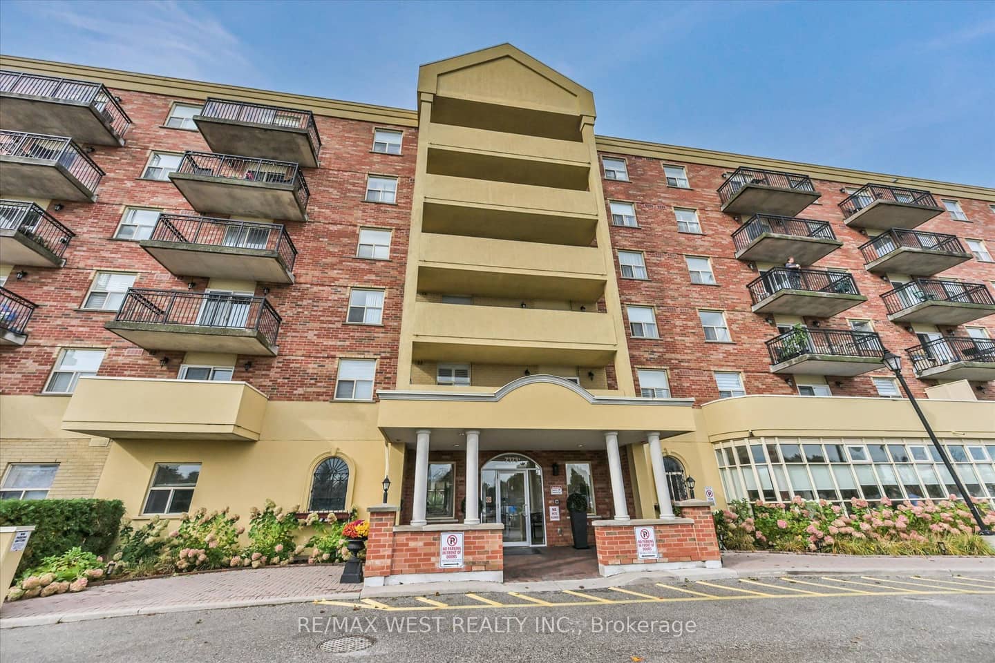 7373 Martin Grove Road 319, Vaughan, ON L4L 9K1