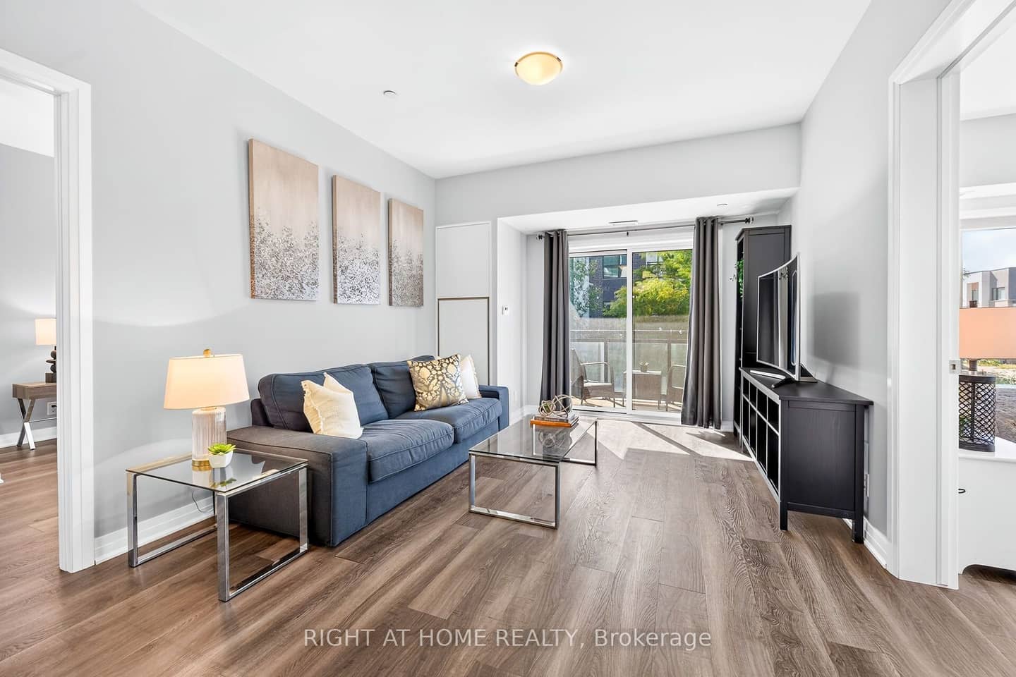 128 Grovewood Common 229, Oakville, ON L6H 0X3
