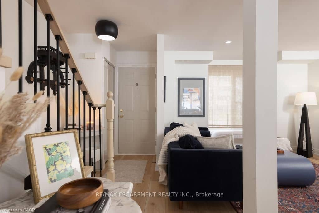1422 GHENT Avenue, Burlington, ON L7S 1W8