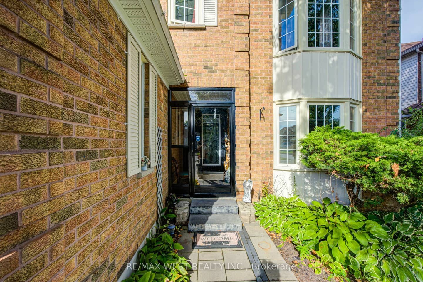 114 Robert Adams Drive, Clarington, ON L1E 2C5
