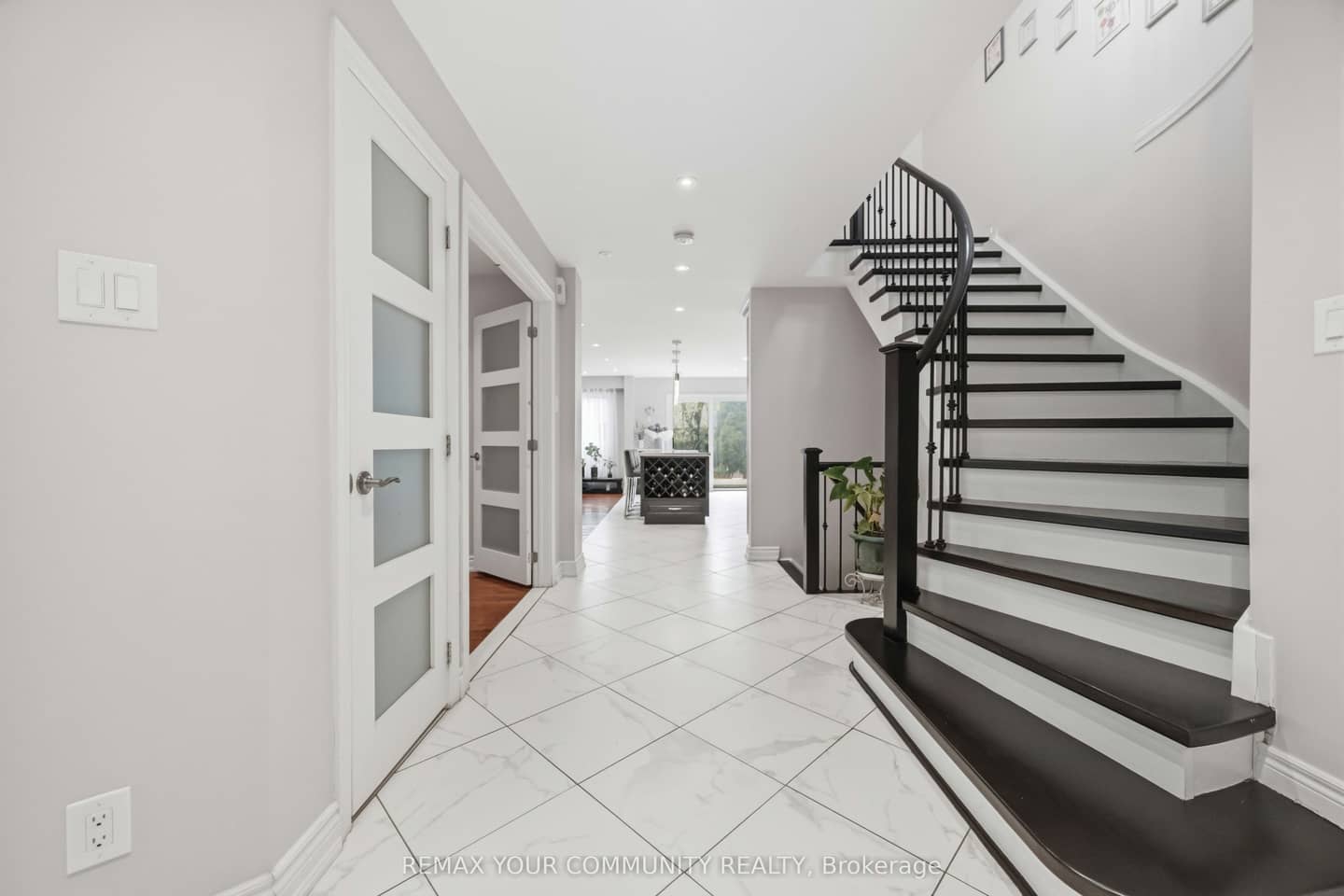 1706 Woodside Lane, Pickering, ON L1V 4W3