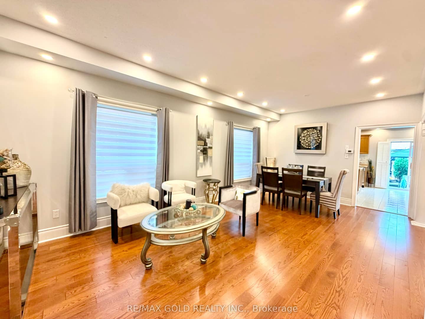 15 Newark Way, Brampton, ON L7A 2V1