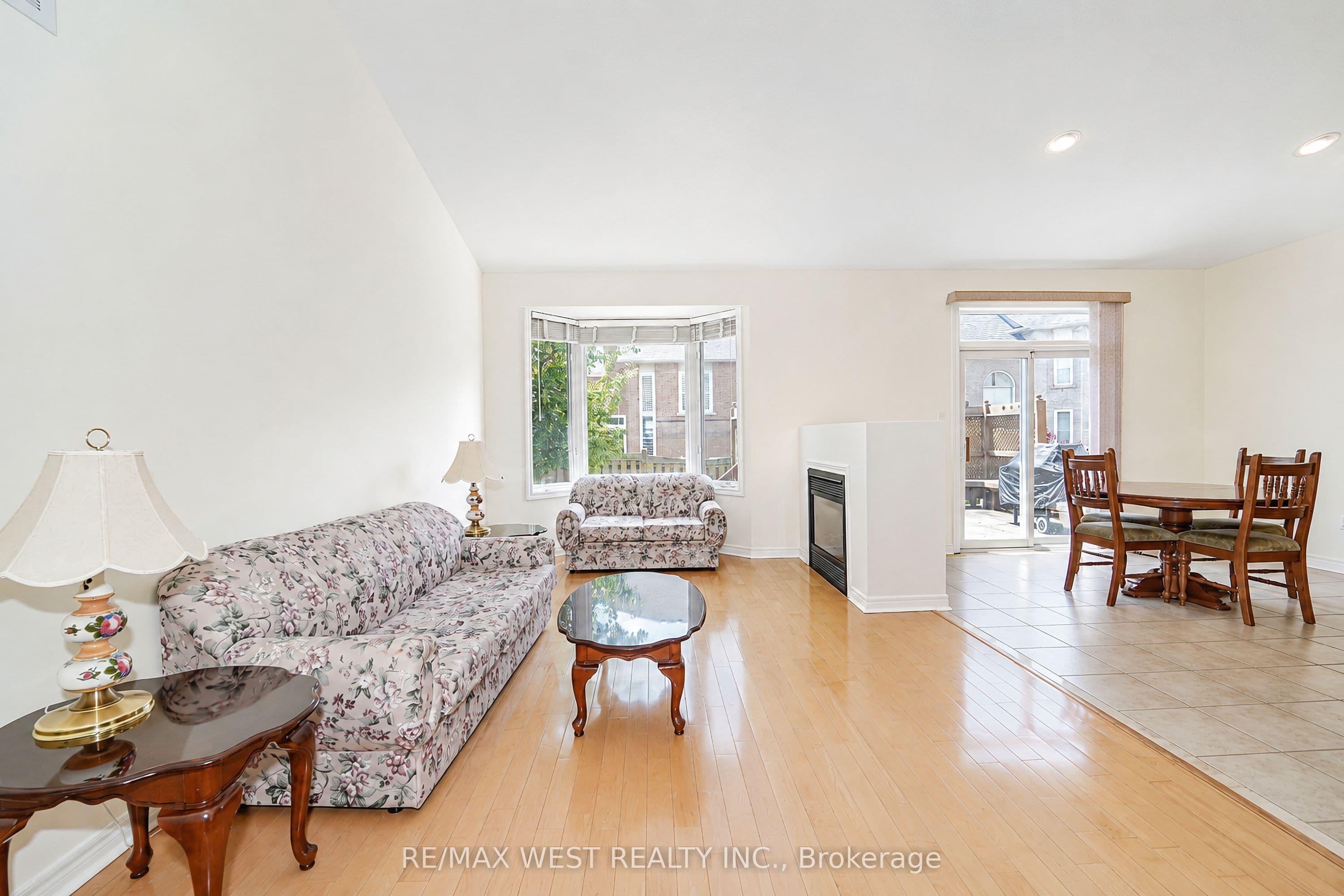 21 Mira Vista Place, Vaughan, ON L4H 1K9