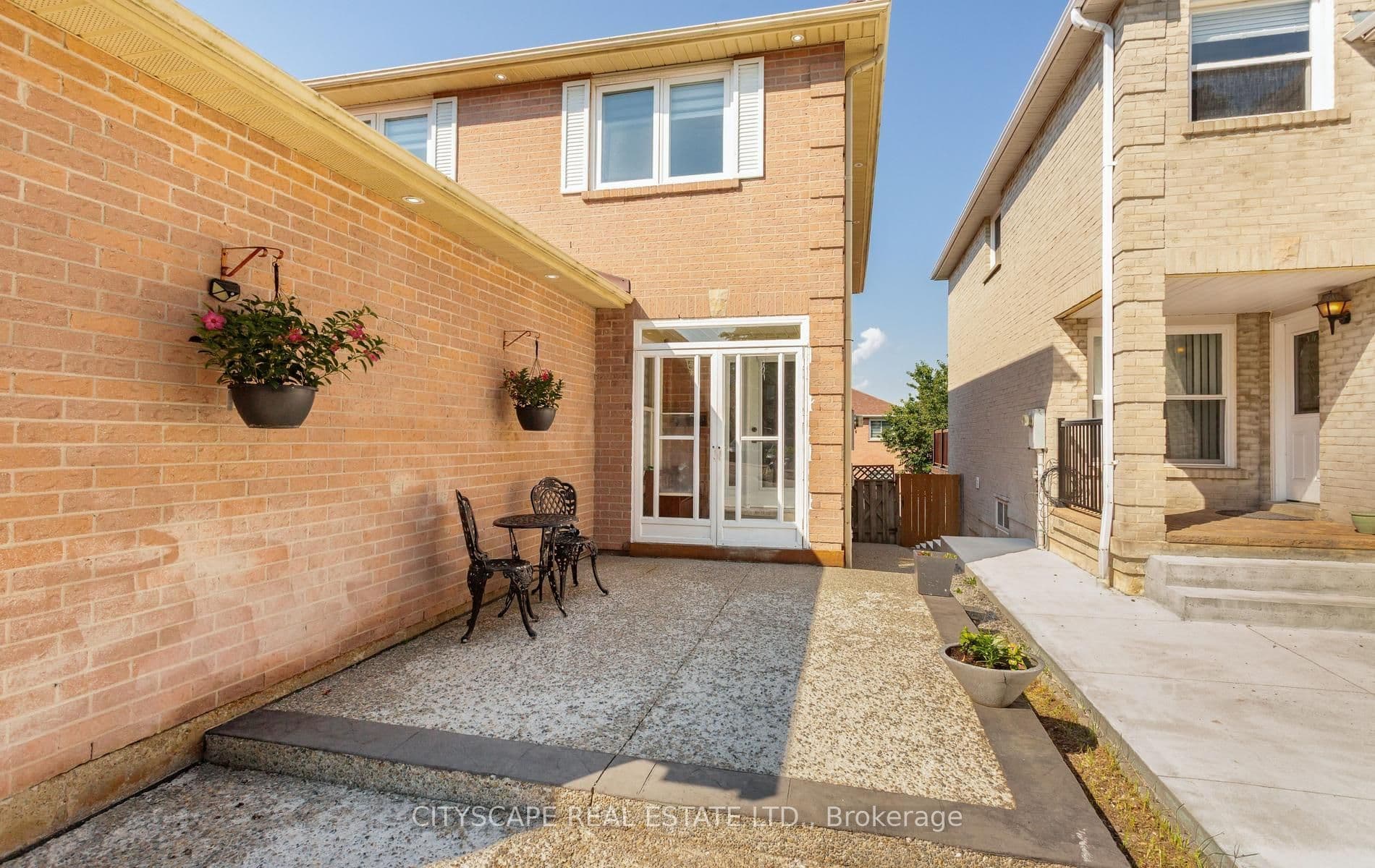 5259 Astwell Avenue, Mississauga, ON L5R 3H8
