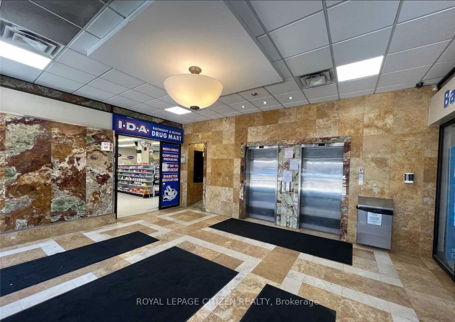 800 Bathurst Street 501, Toronto, ON M5R 3M8