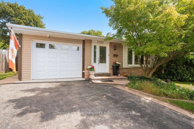 3202 Centennial Drive E, Burlington, ON L7M 1C2