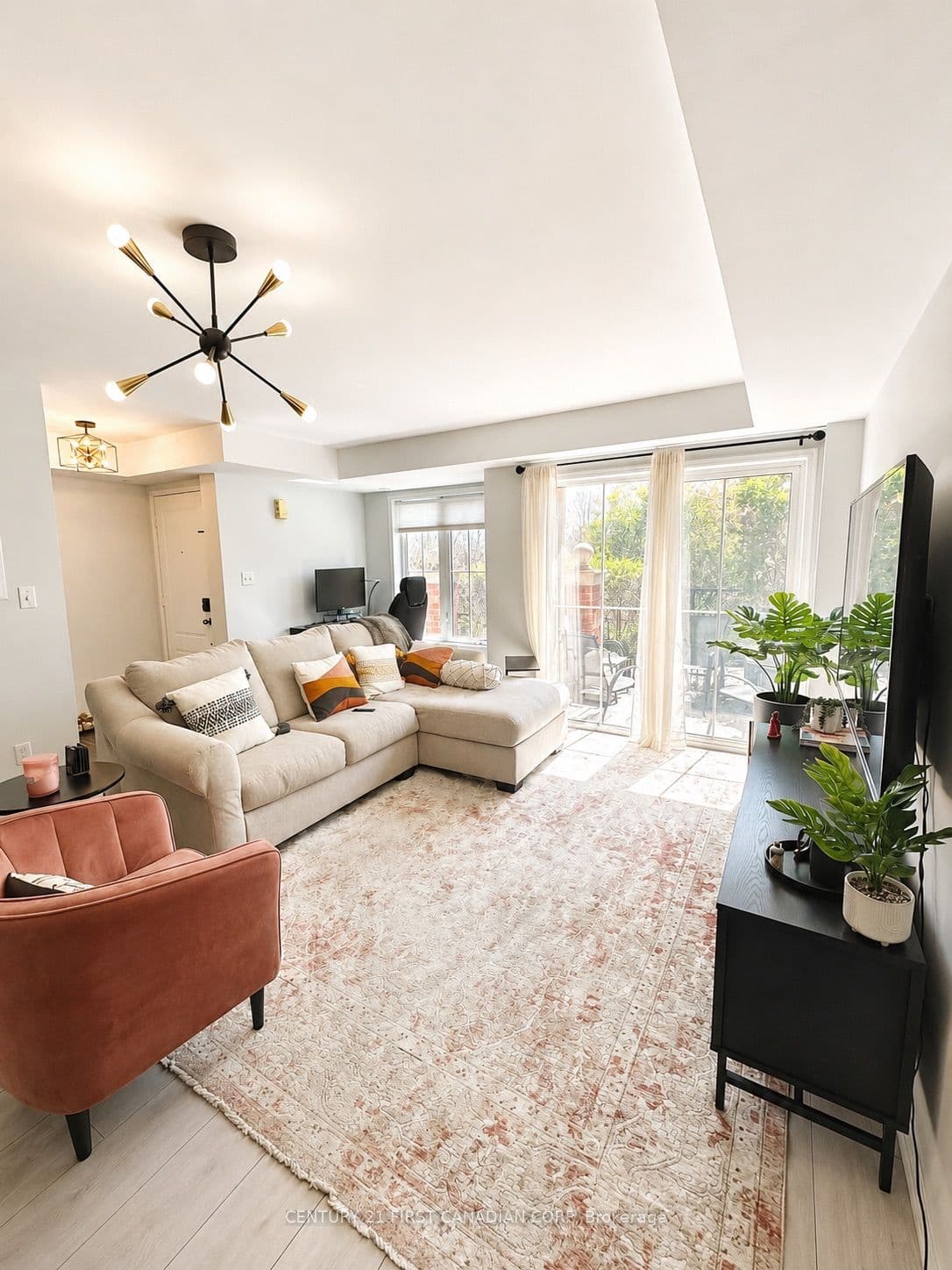 35 Hays Boulevard 2, Oakville, ON L6H 0J1