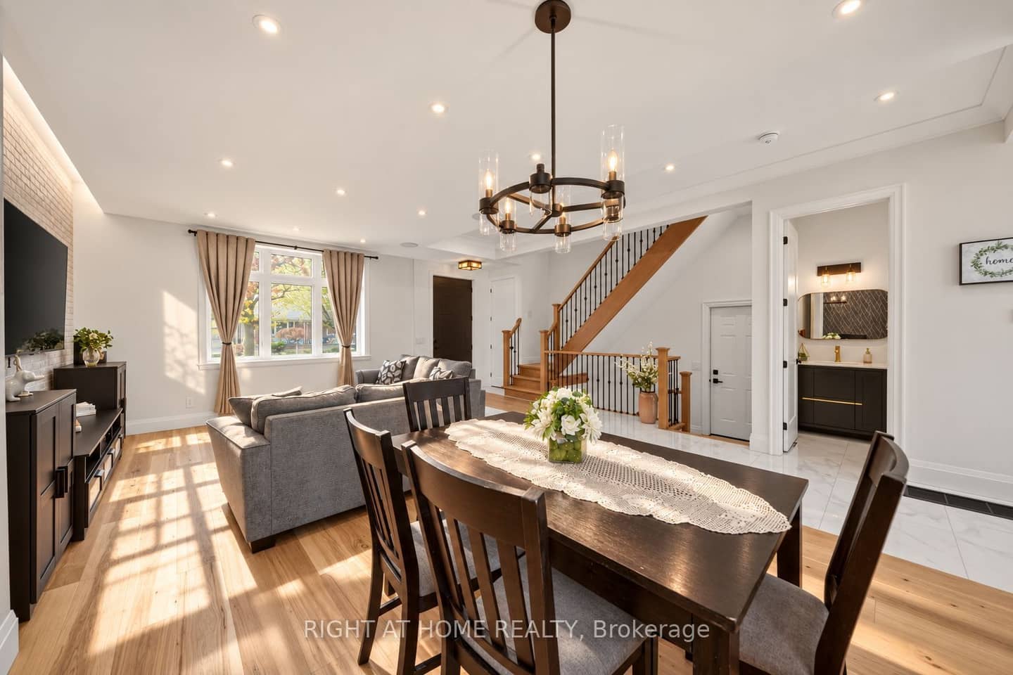 17 Exbury Road, Toronto, ON M3M 1P6