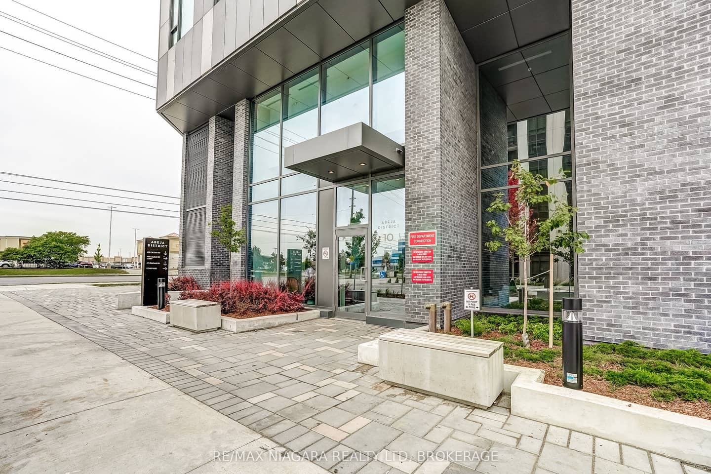 10 Abeja Street 1419, Vaughan, ON L4K 0R4