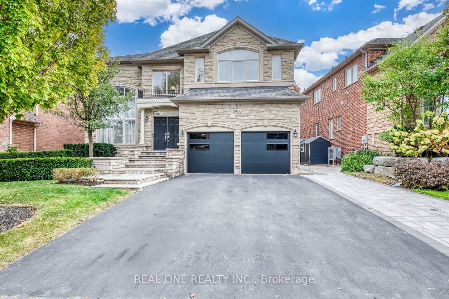 2456 Bon Echo Drive, Oakville, ON L6H 7P9