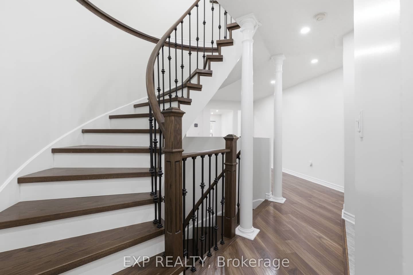 1015 Borden Lane, Milton, ON L9T 5N9