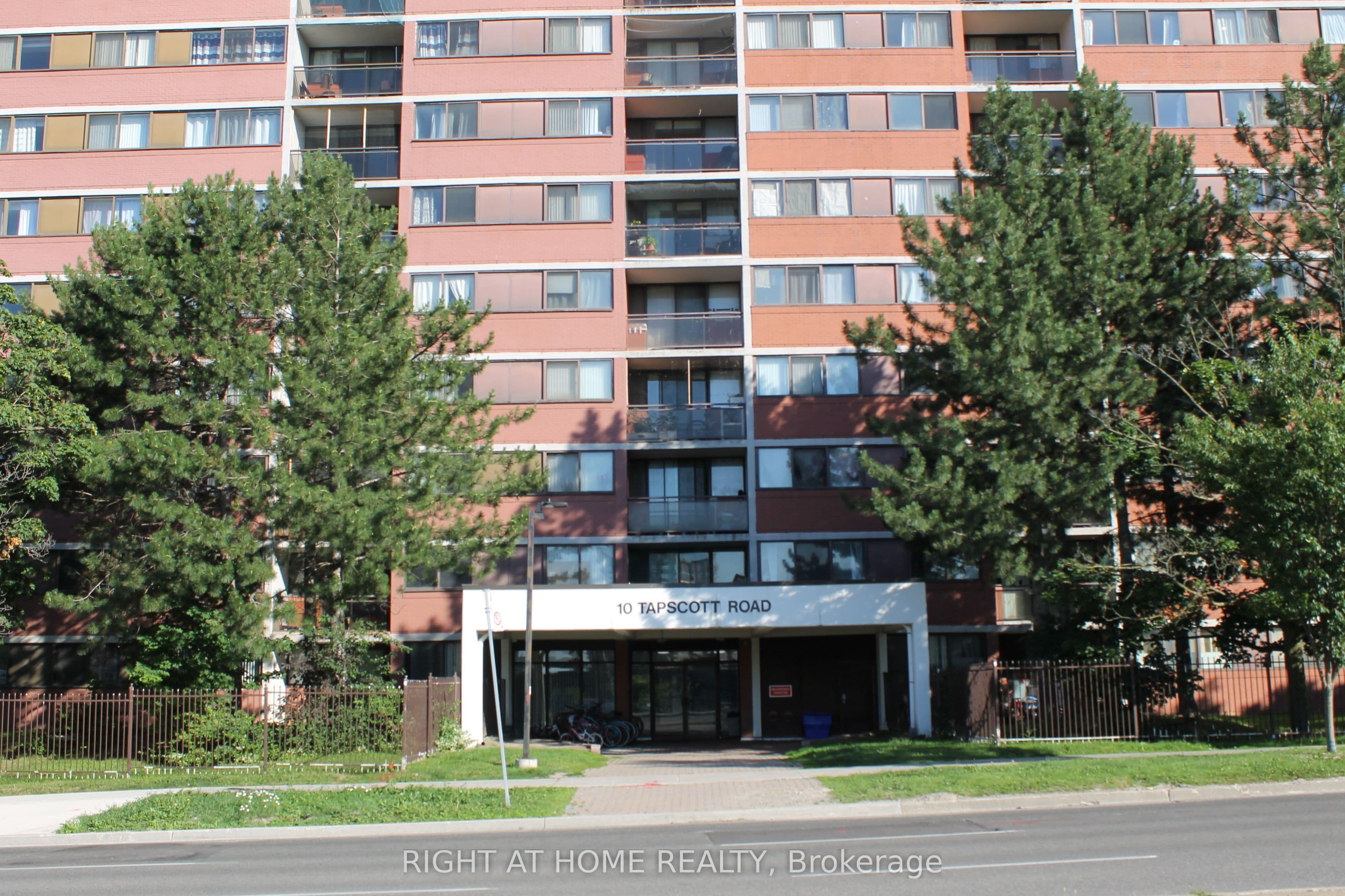 10 TAPSCOTT Road 405, Toronto, ON M1B 3L9