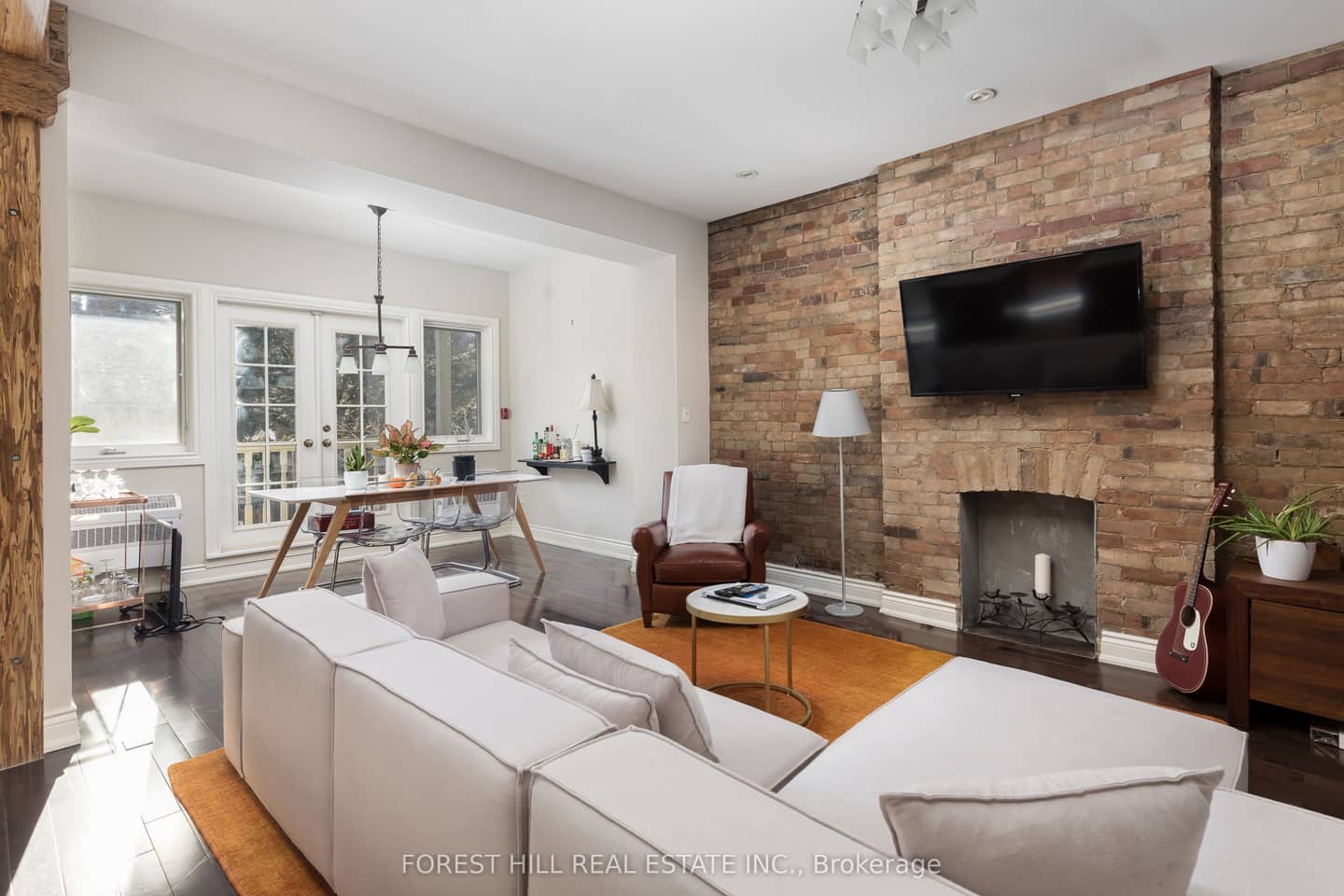 105 Balmoral Avenue, Toronto, ON M4V 1J5