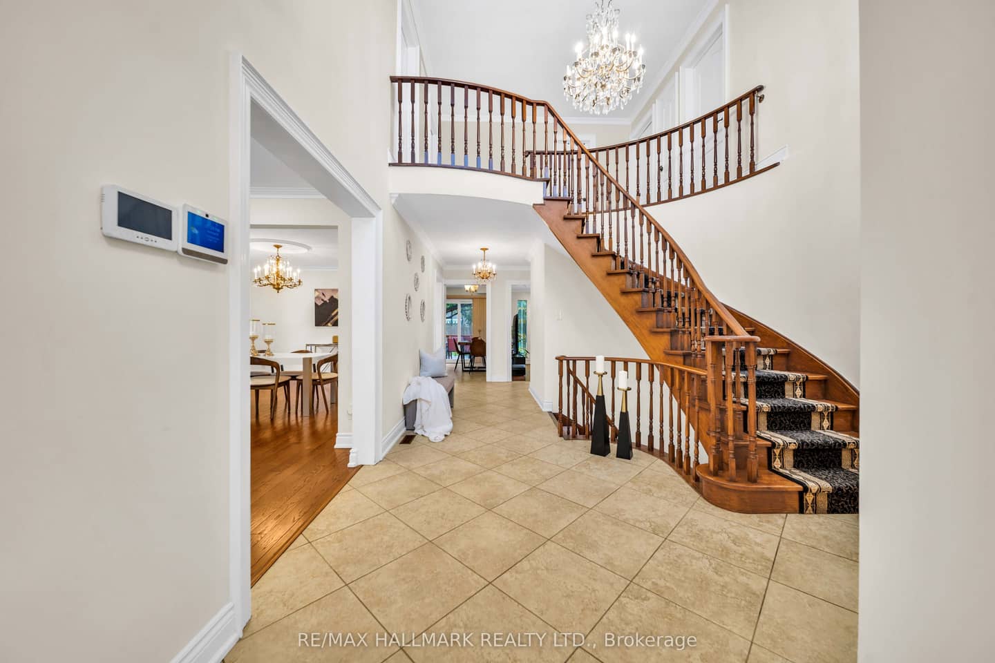 17 Twin Circle Court, Toronto, ON M2R 3L3