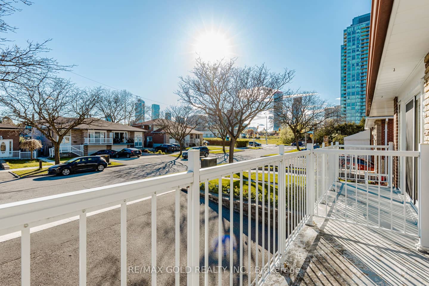 38 Achill Crescent, Mississauga, ON L5B 1L1