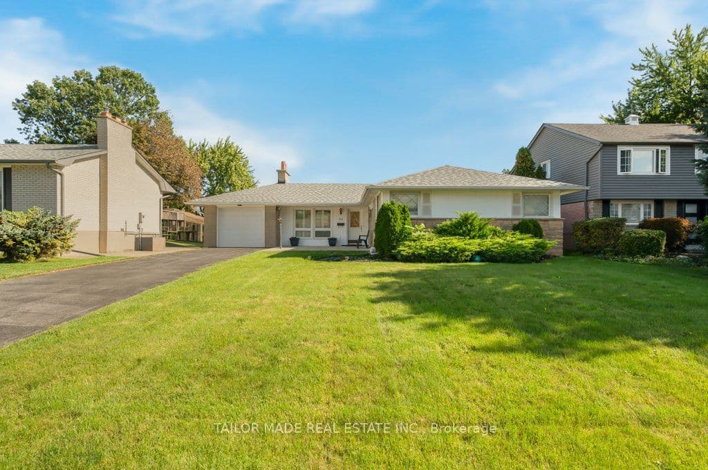 22 Greystone Crescent, Brampton, ON L6Y 2B3