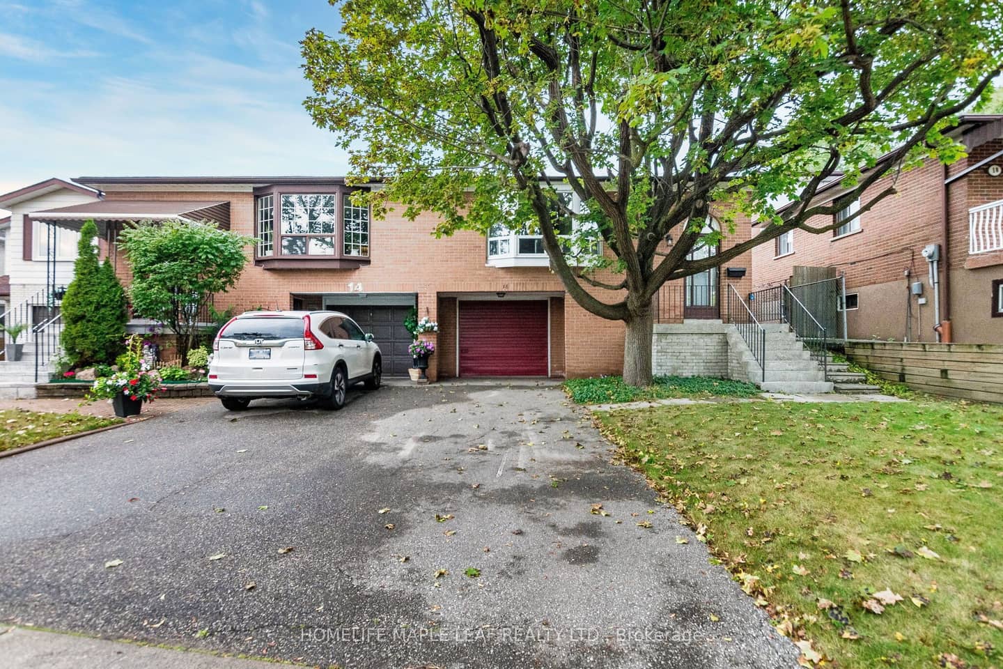 16 Zealand Road, Toronto, ON M9R 3W4