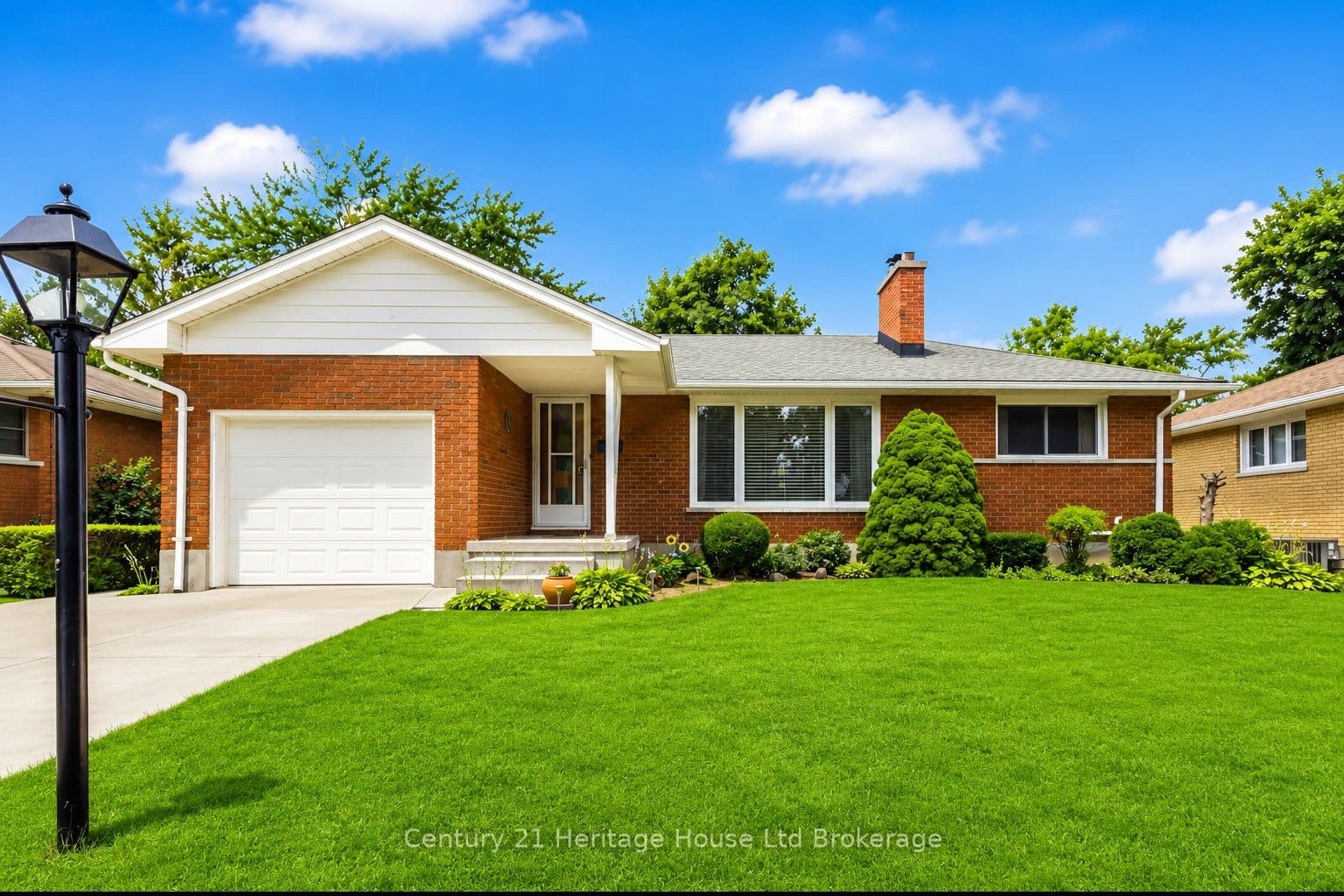 26 Deveron Crescent, London South, ON N5Z 4B1