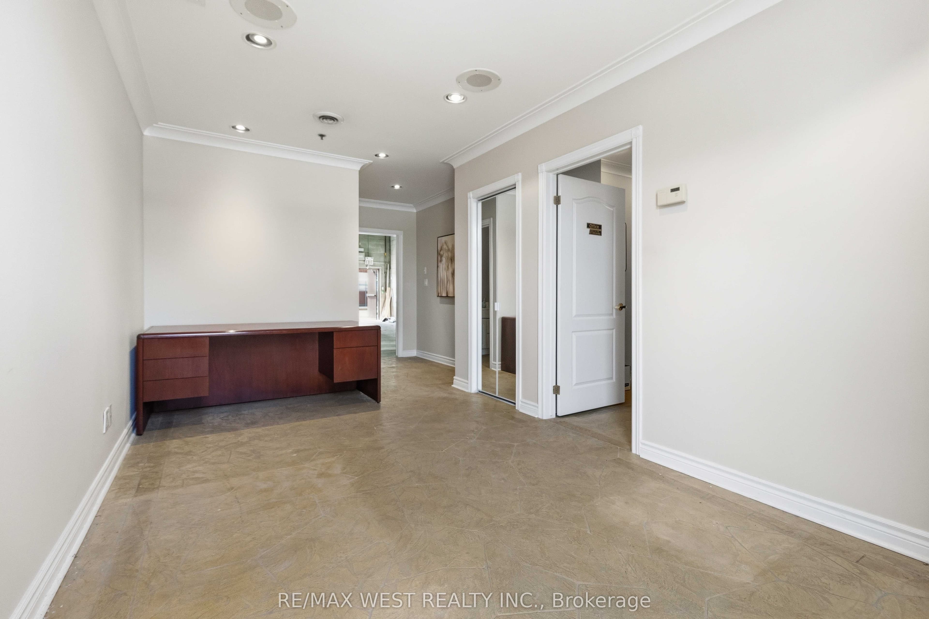 1320 Mid-Way Boulevard 16, Mississauga, ON L5T 2K4