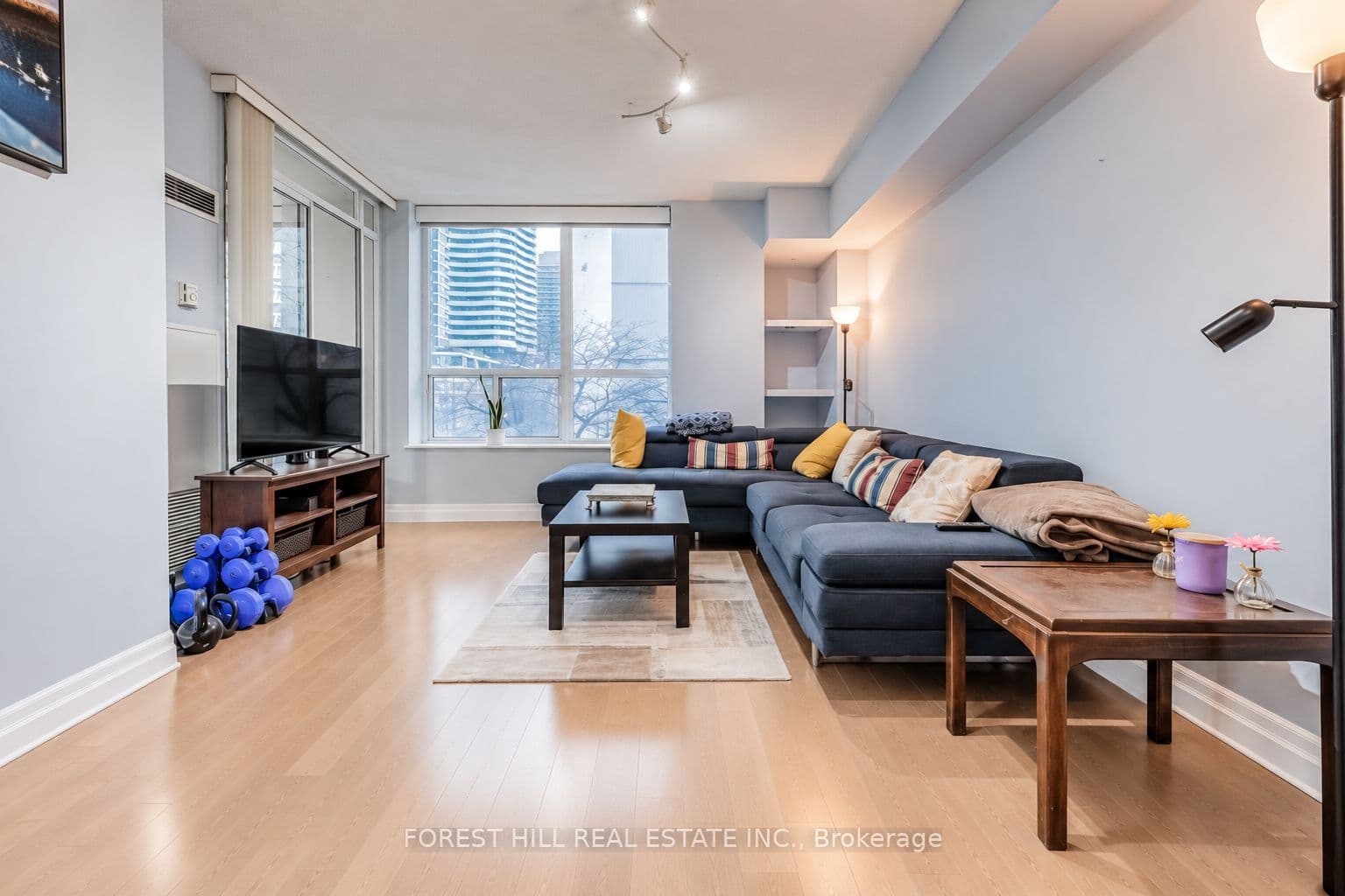 70 Alexander Street 305, Toronto, ON M4Y 3B6